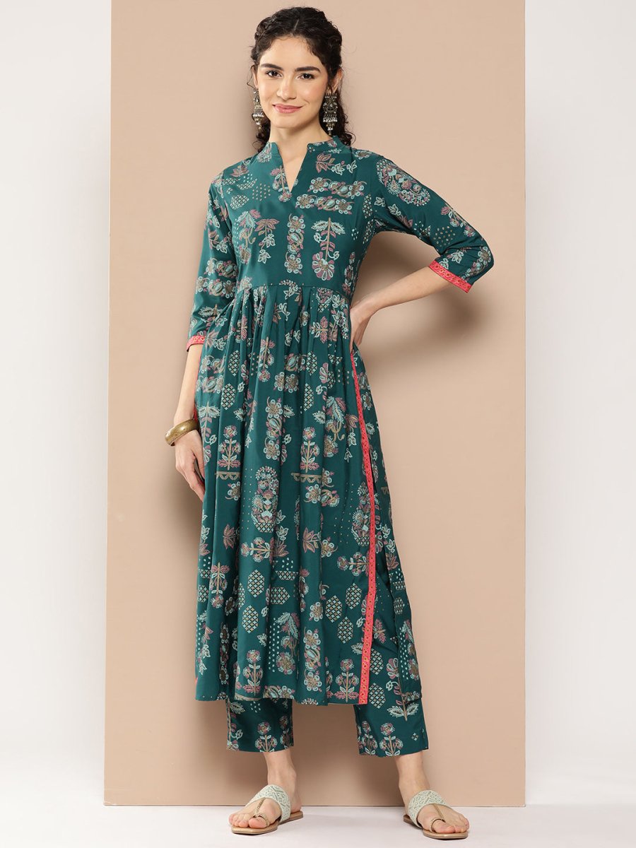 Ahalyaa Women Floral Printed Pleated Kurta with Trousers