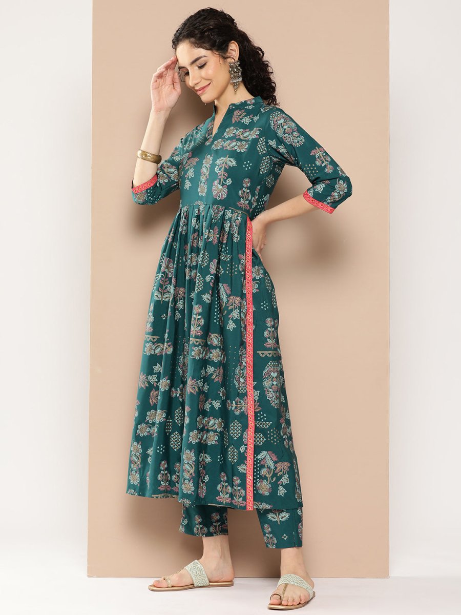 Ahalyaa Women Floral Printed Pleated Kurta with Trousers