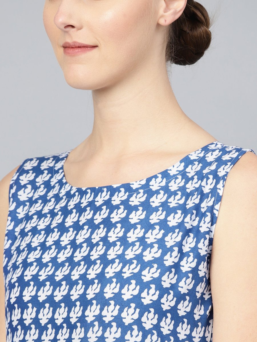 Ahalyaa Women Blue & White Printed Kurta with Trousers
