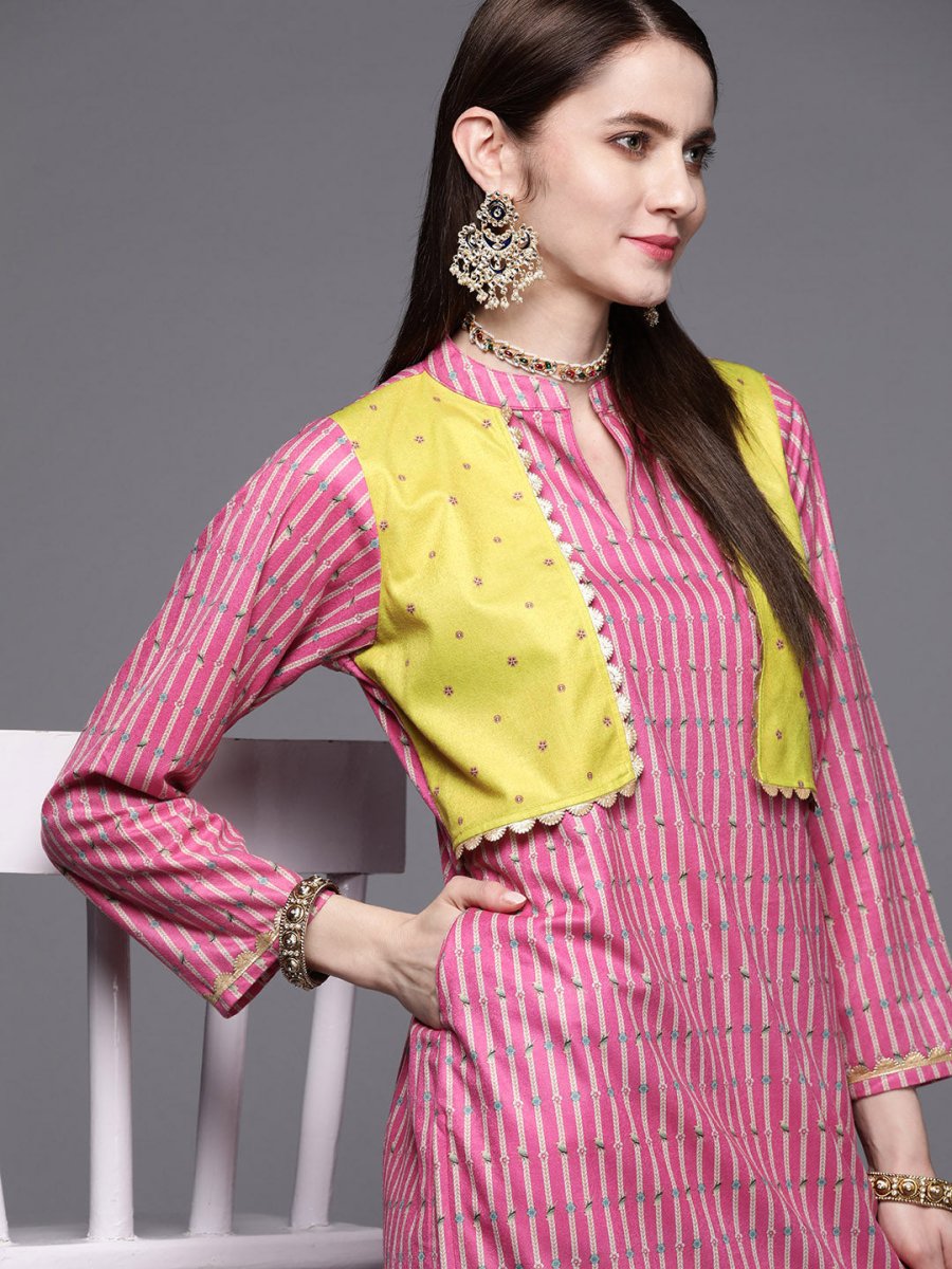 Ahalyaa Women Pink Velvet Kurta with Palazzo