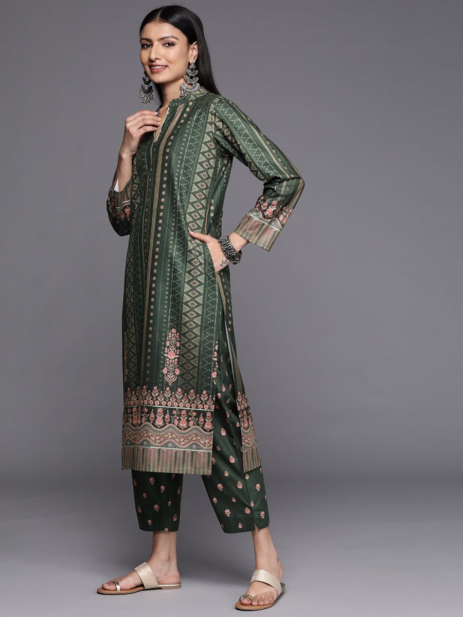 Ahalyaa Women Green Printed Gotta Patti Velvet Kurta with Trousers & With Dupatta