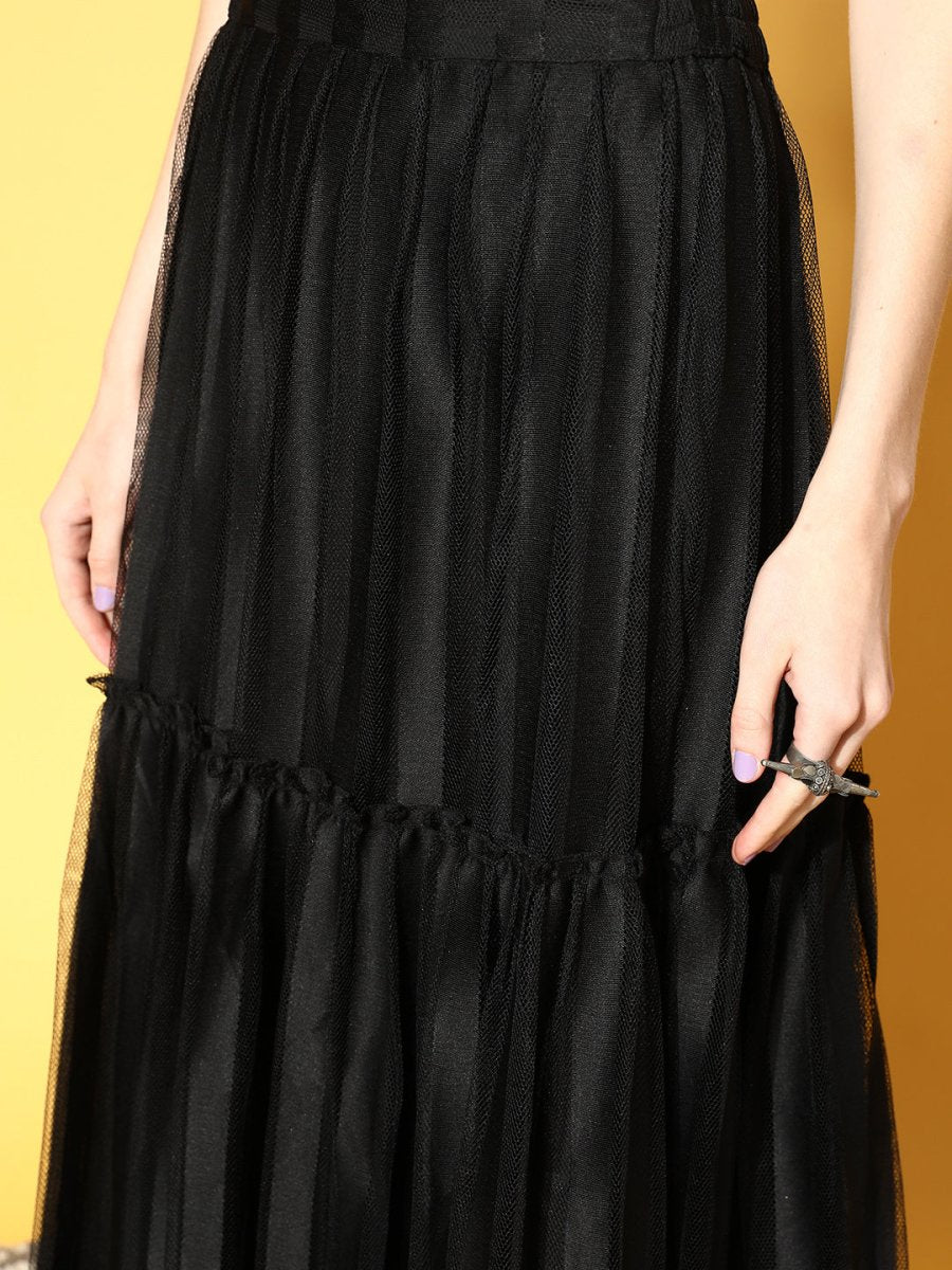 Ahalyaa Women White & Black Printed Top & Skirt