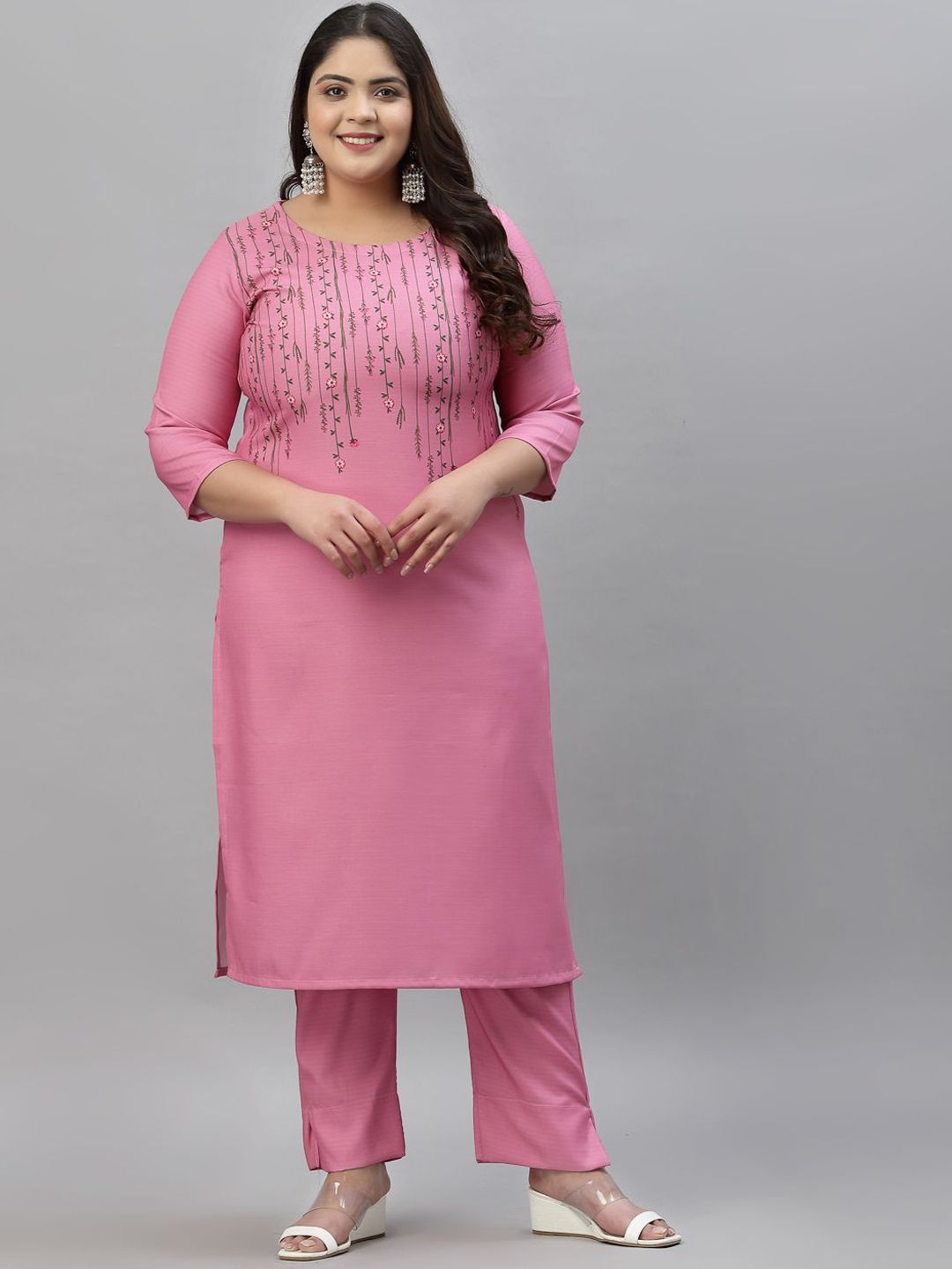 Sztori Plus Size Floral Printed Straight Kurta with Trousers