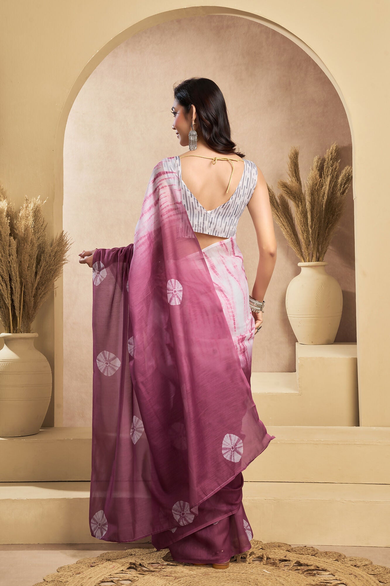 Vastranavya White Onion Digital Printed Linen Ready To Wear Designer Saree with Unstitched Blouse