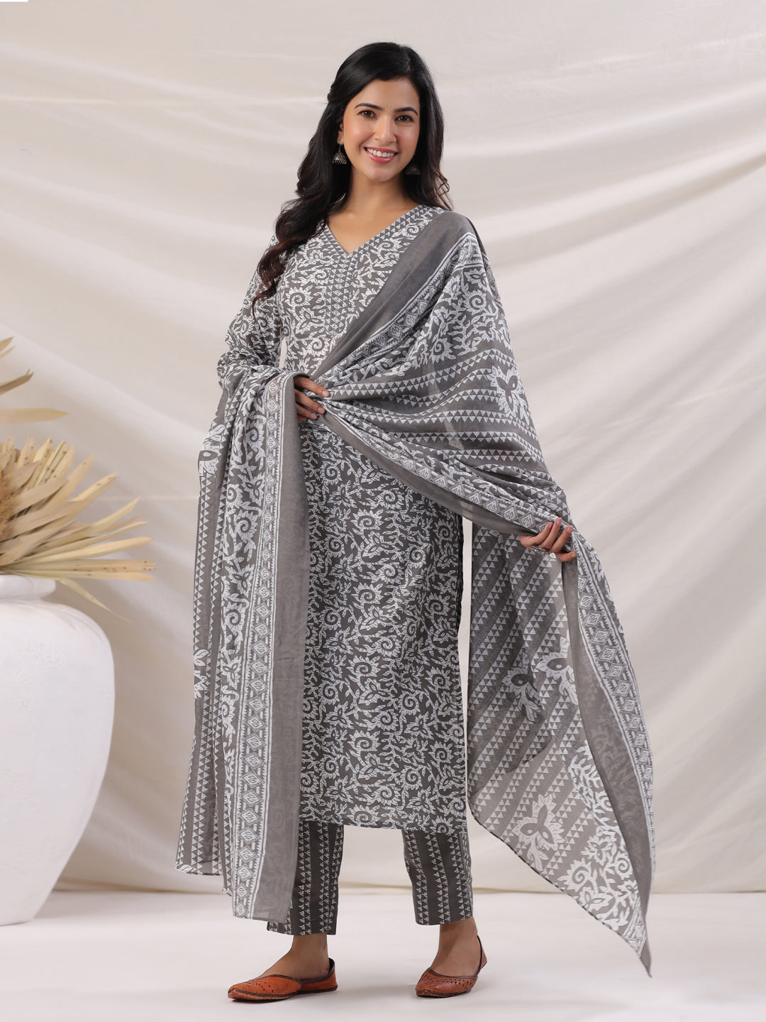 Janasya Regular Poly Cotton Grey Ethnic Motifs V-Neck Kurta,Bottom & Dupatta