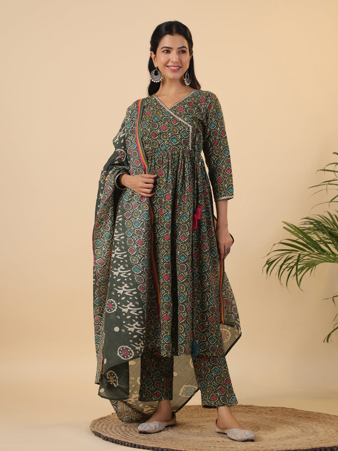 Janasya Angrakha Poly Cotton Green Gemometric V-Neck Kurta Set