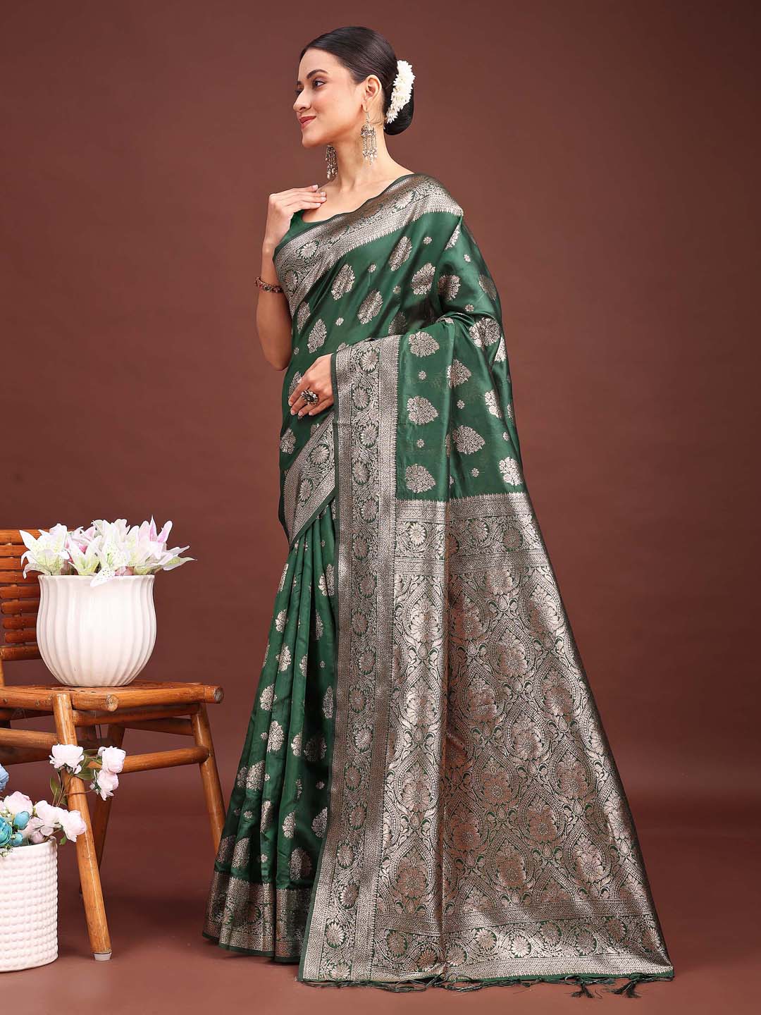 Shree Shyam Fashion Dark Green Banarasi Silk Saree with Zari Weaving - A Timeless Tale of Elegance