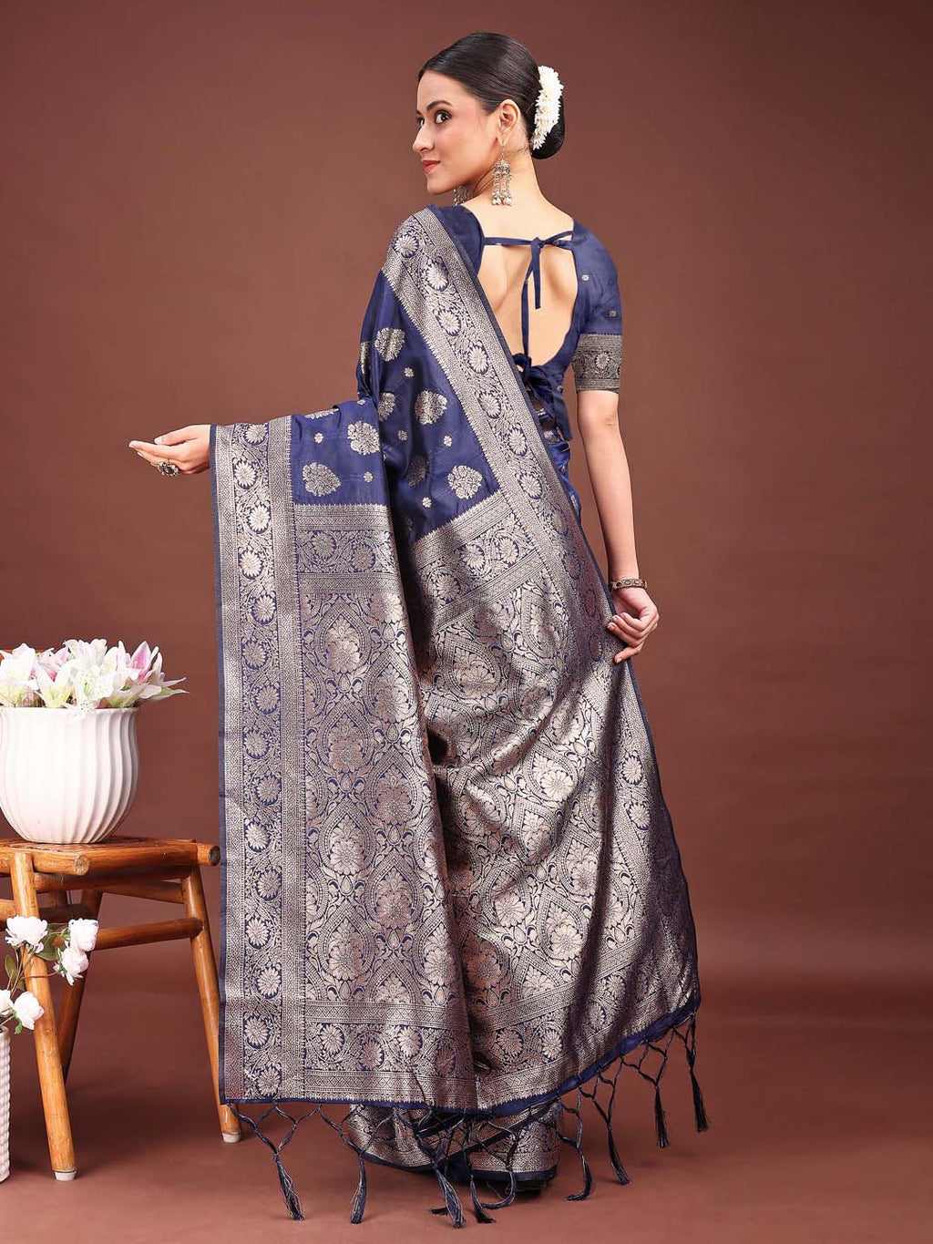 Shree Shyam Fashion Navy Blue Banarasi Silk Saree with Zari Weaving - A Timeless Tale of Elegance