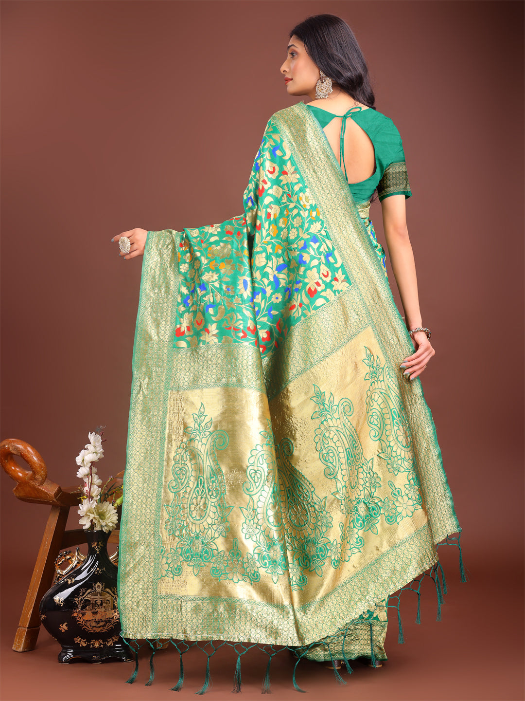 Shree Shyam Fashion Majestic Green Silk Saree with Gold Zari & Floral Design - Perfect for Festive & Traditional Occasions