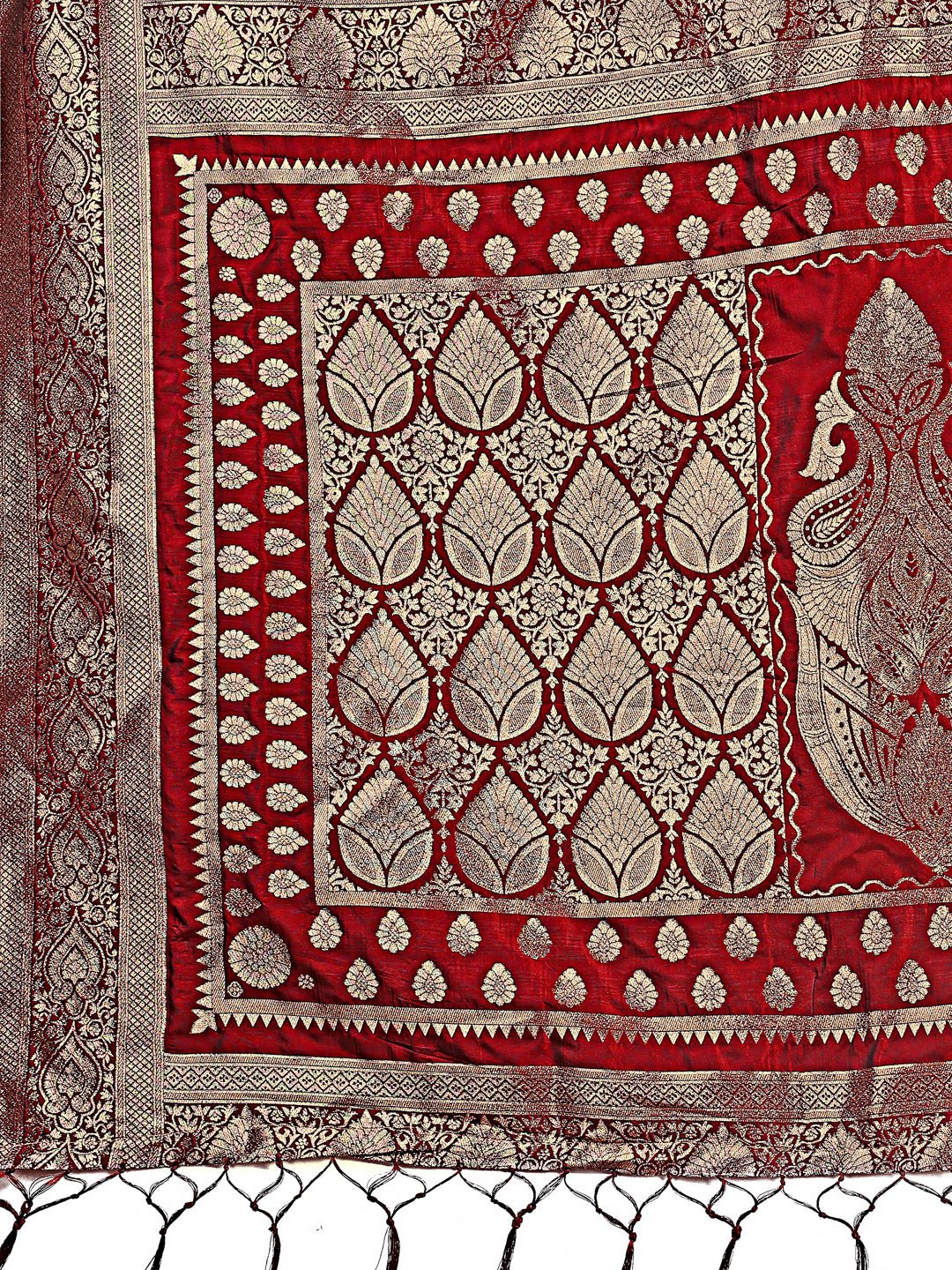 Shree Shyam Fashion Graceful Maroon Banarasi Silk Saree with Silver Zari - Perfect Ethnic Wear for Weddings & Festive Moments