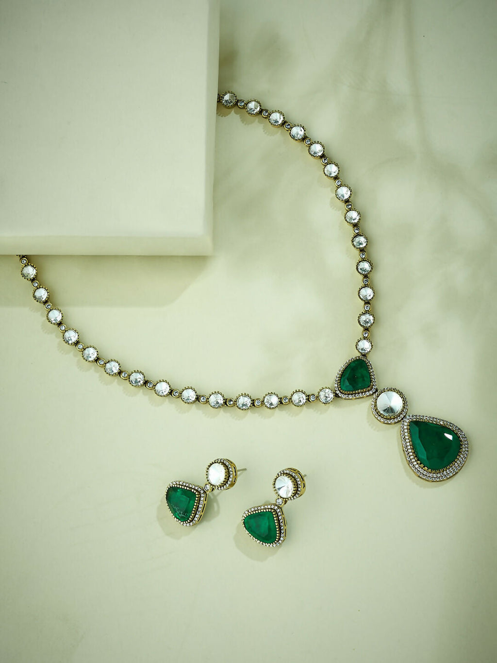 Nuyug 22K Gold-Plated Emerald Stone Centric Kundan Studded Minimal Necklace Set