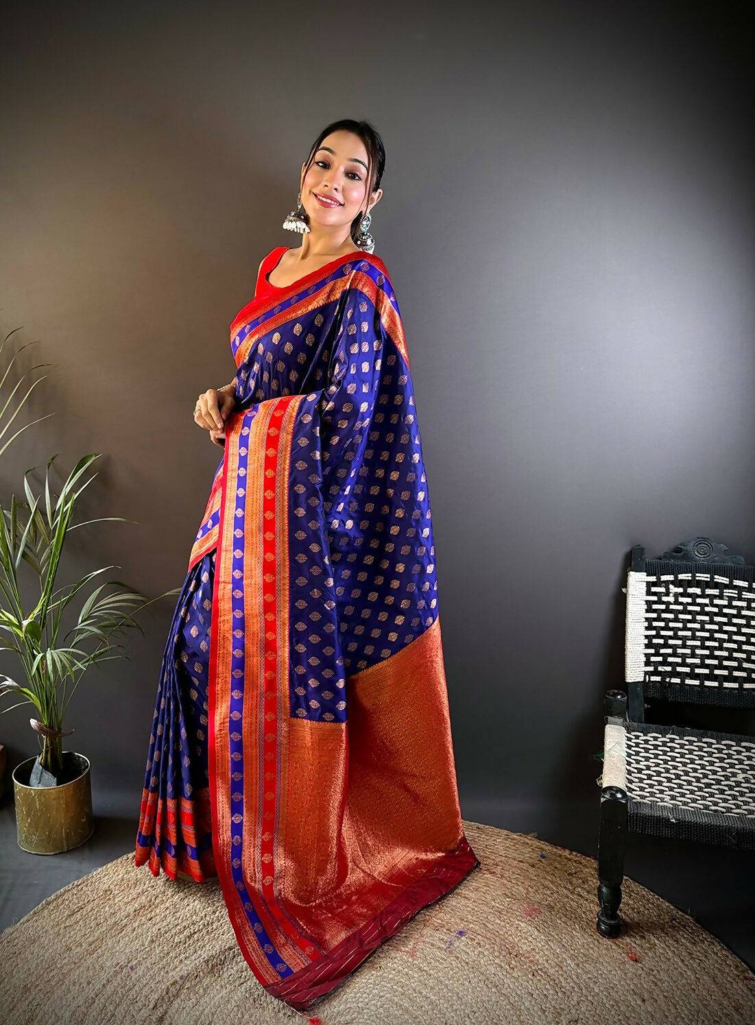Joban Fashion Red Butti Banarasi Silk Sarees