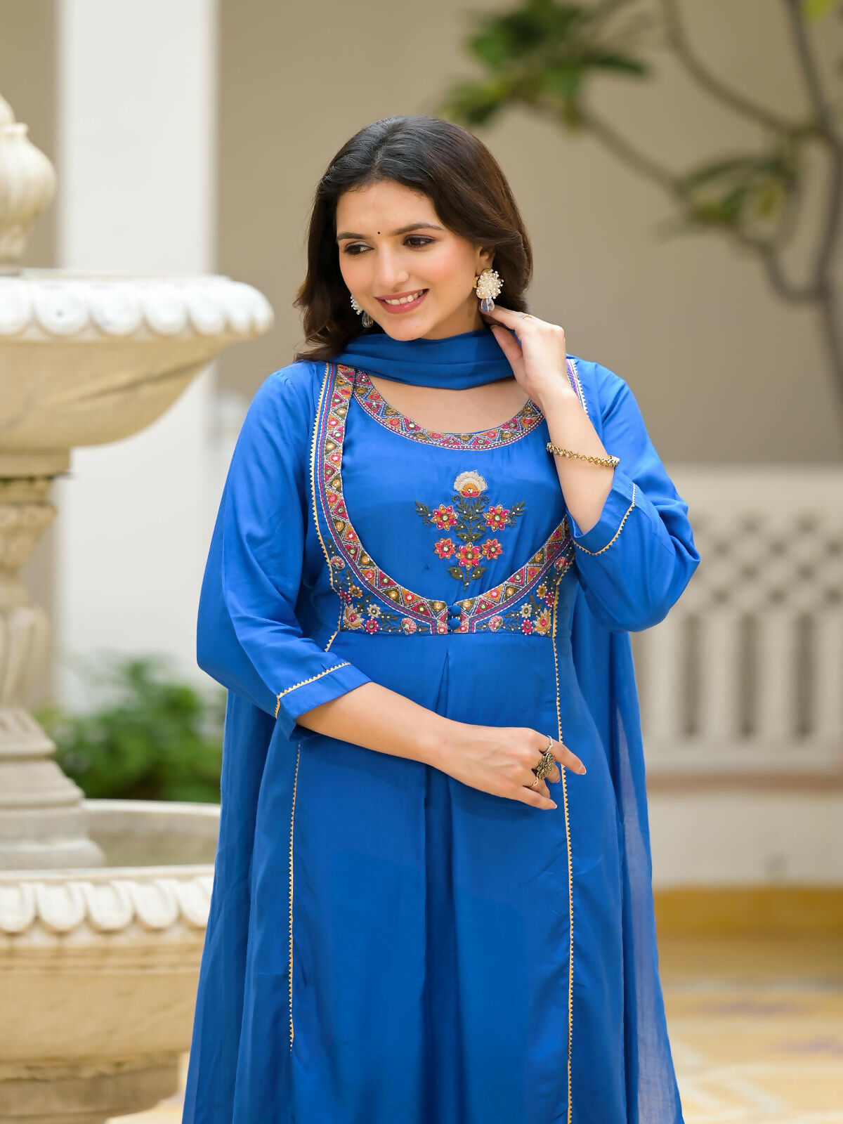 Juniper Women's Blue Solid Viscose Kurta Pant With Dupatta Set With Thread & Mirror Work