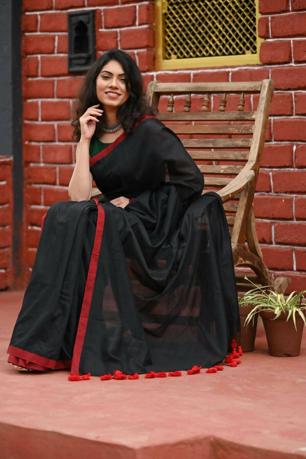 Very Much Indian Pure Cotton Handloom Saree With Intricate Border - Black