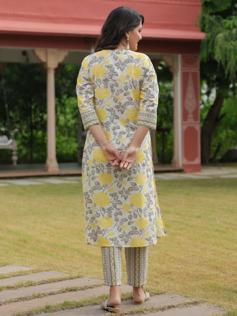 Aramya Straight Soft Cotton Floral Print Women's Kurta - Yellow