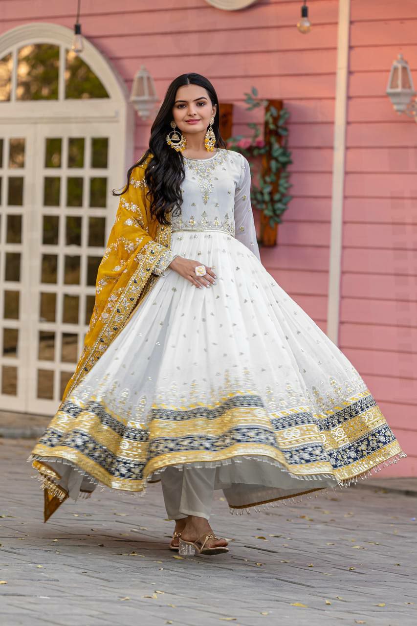 Prazu Fashion Off White Georgette Embroidered Anarkali Suit