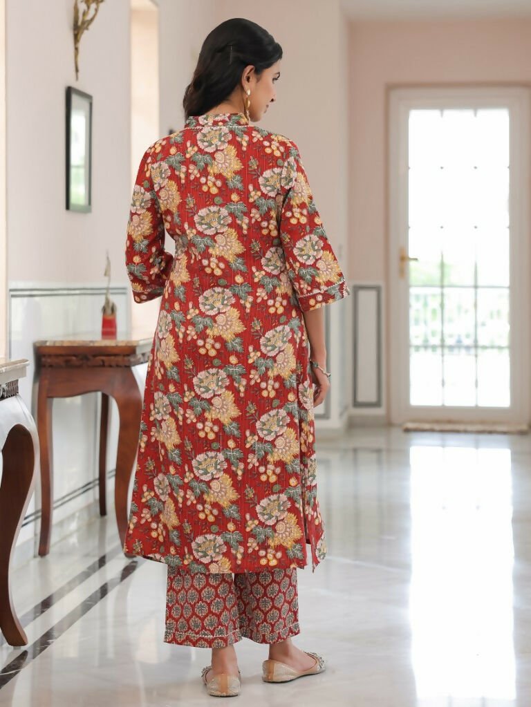 Aramya Straight Kantha Cotton Floral Print Women's Kurta - Red