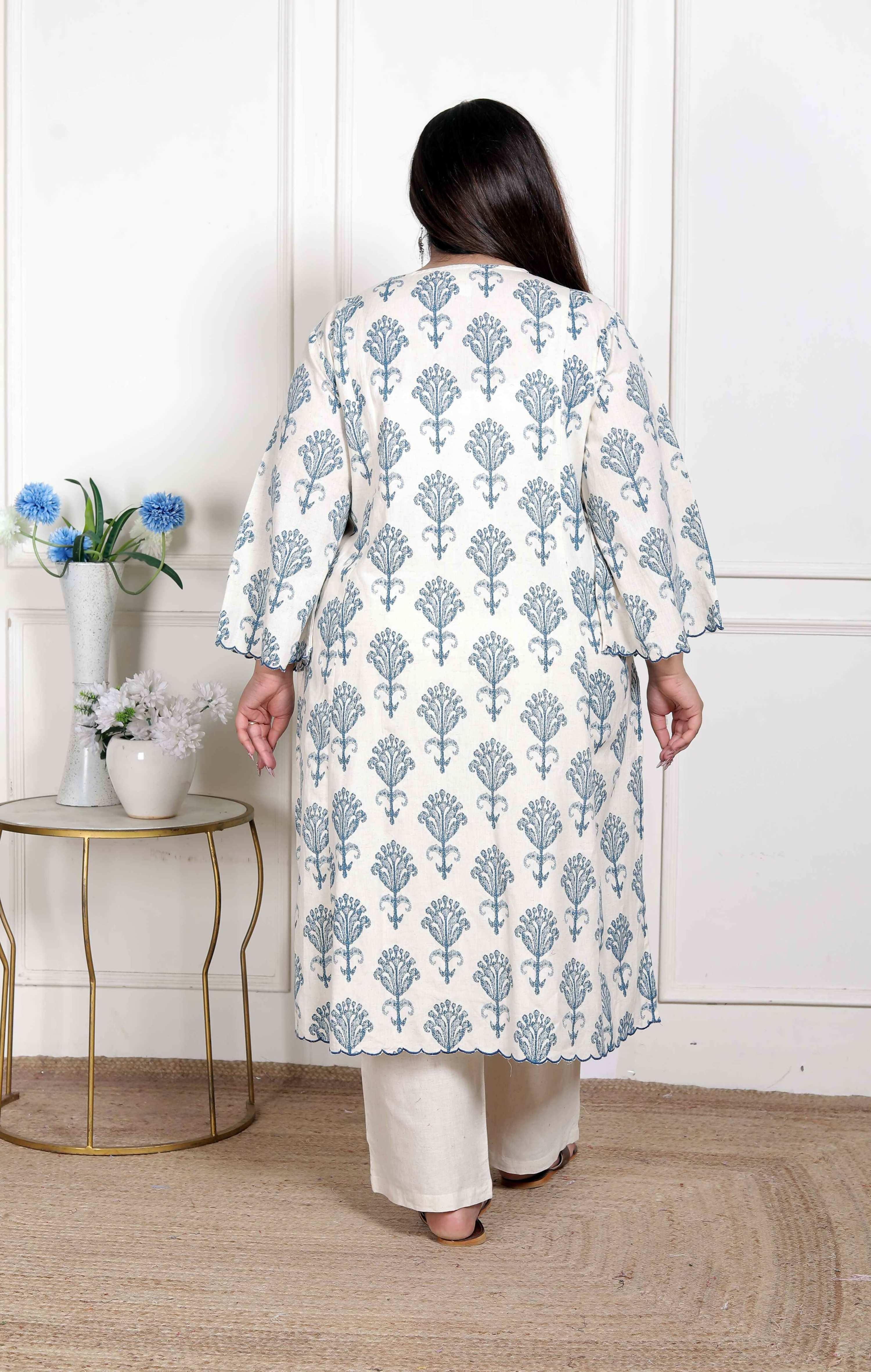 Miravan Women's Plus Size Off White Floral Printed Cotton Flex Kurta with Pant