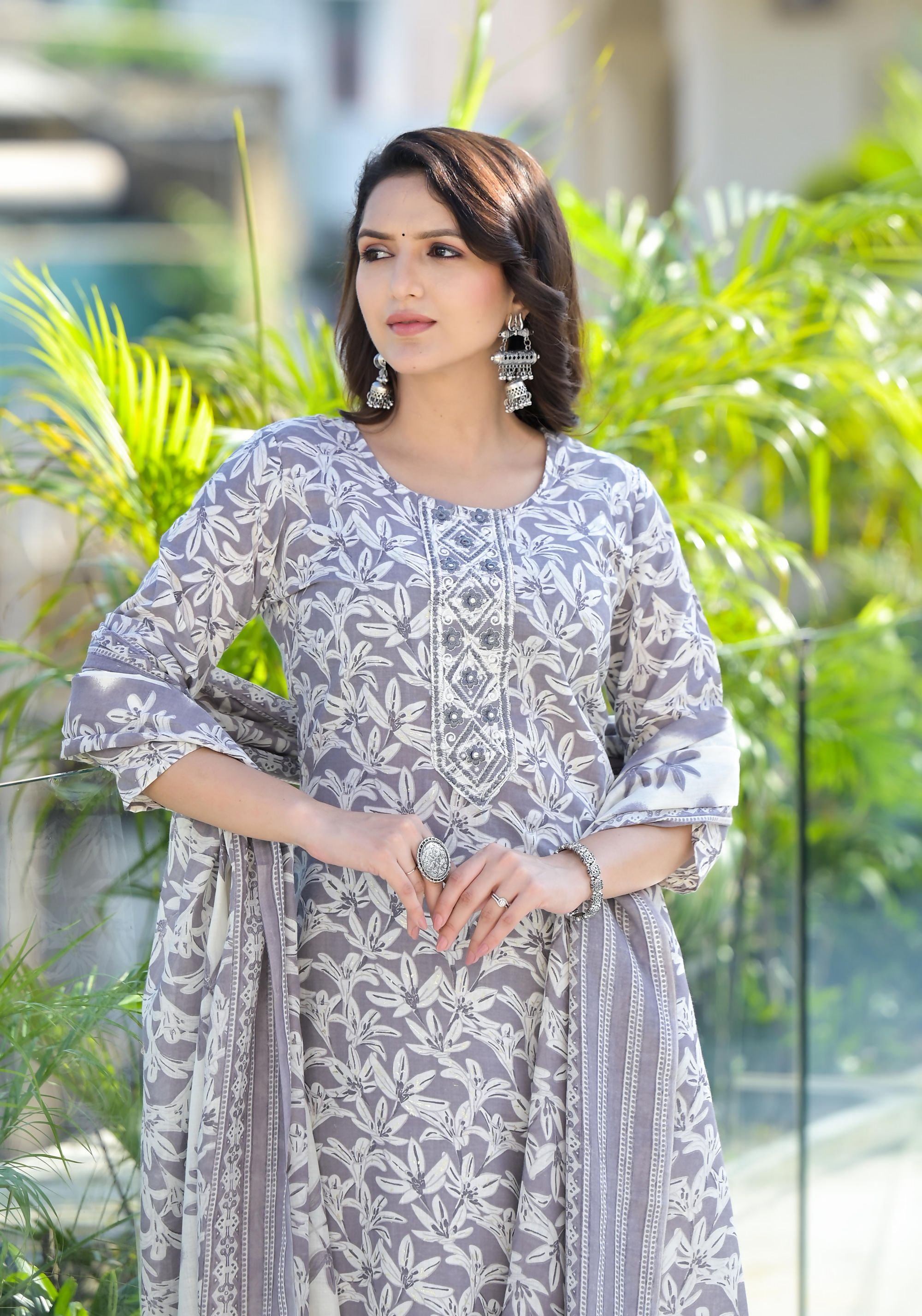 Juniper Women's Grey Floral Printed Cotton Kurta Set With Thread & Mirror Work