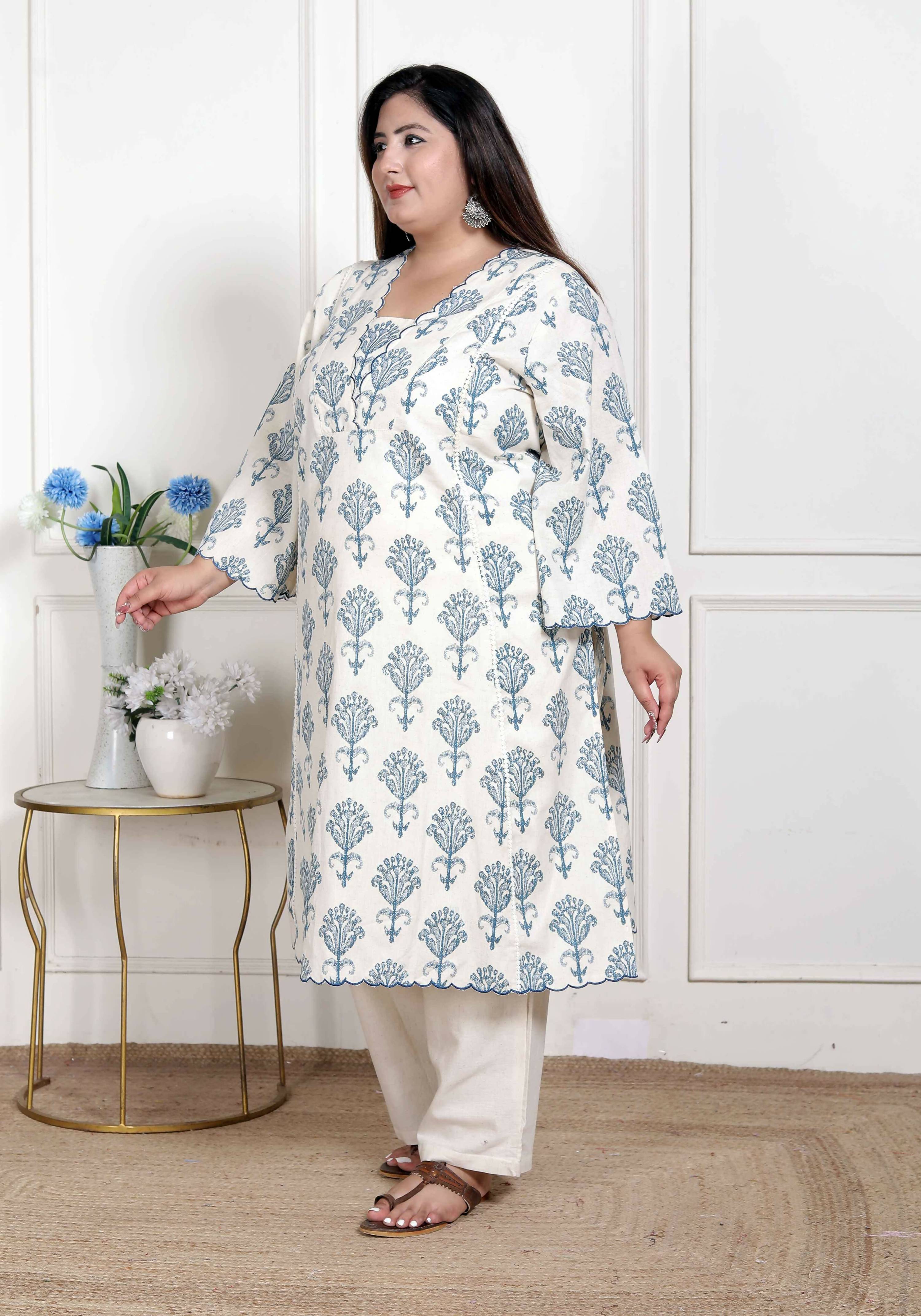 Miravan Women's Plus Size Off White Floral Printed Cotton Flex Kurta with Pant