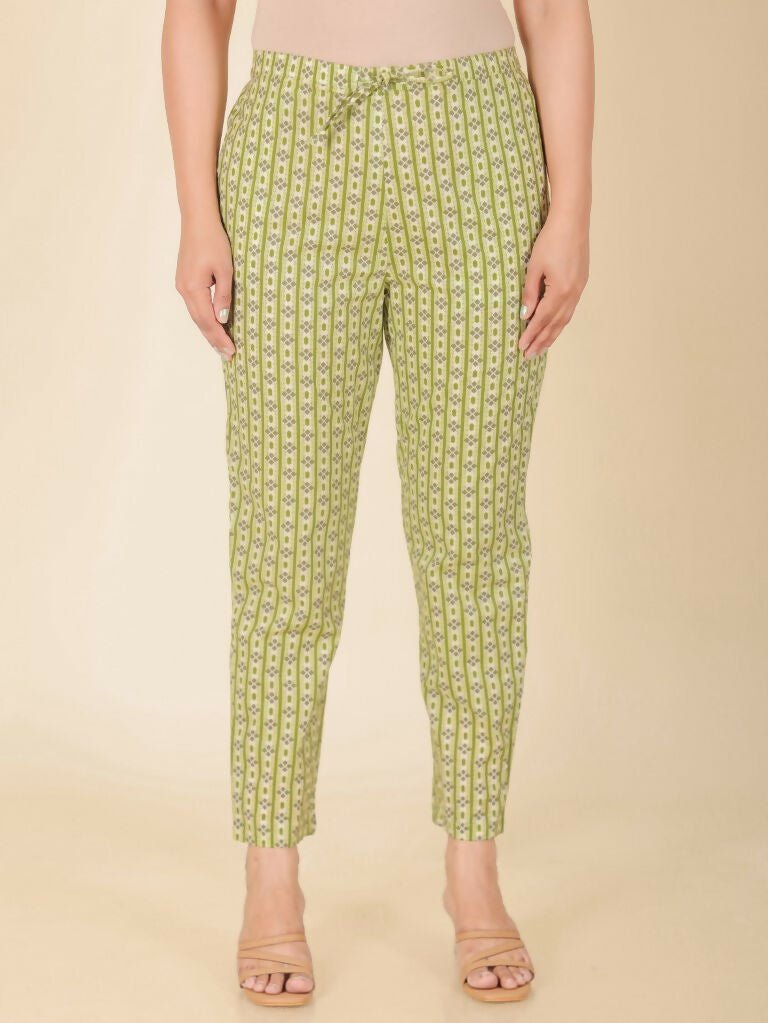 Aramya Straight Soft Cotton Floral Print Women's Kurta Set - Green