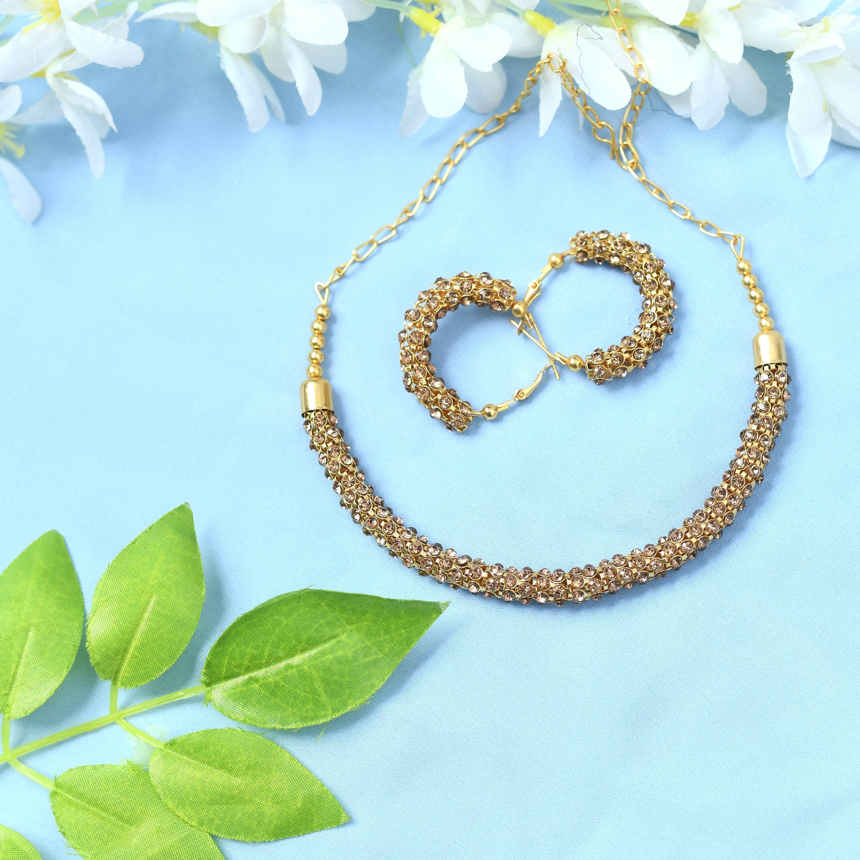 Mominos Fashion Johar Kamal Gold-Polished Brass Finish Hasli Design Choker For Women (Golden)