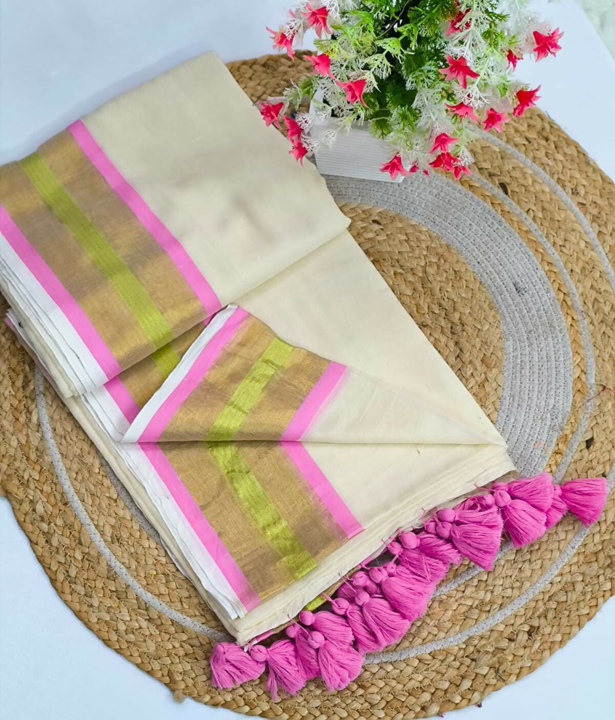 Exclusive Collection Beautiful White Pink Pure Cotton Hand Weaving Handloom Saree With Running Blouse Piece