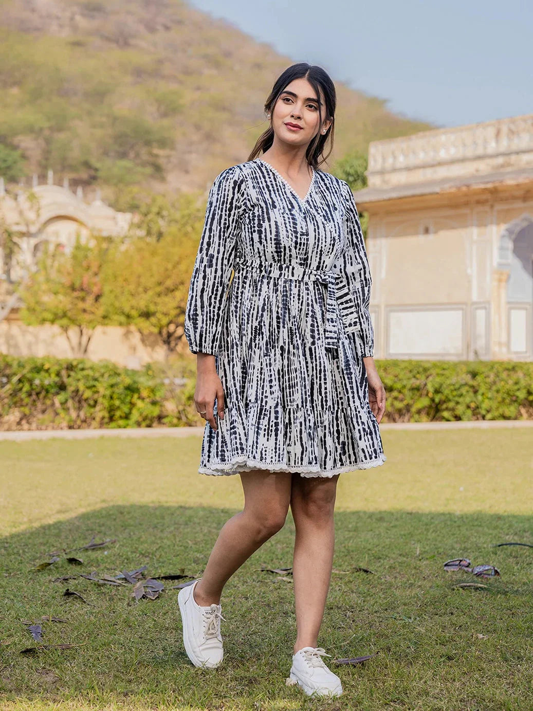 Yufta Black And White Pure Cotton Tie Dye Less Border Tassels Were Dress