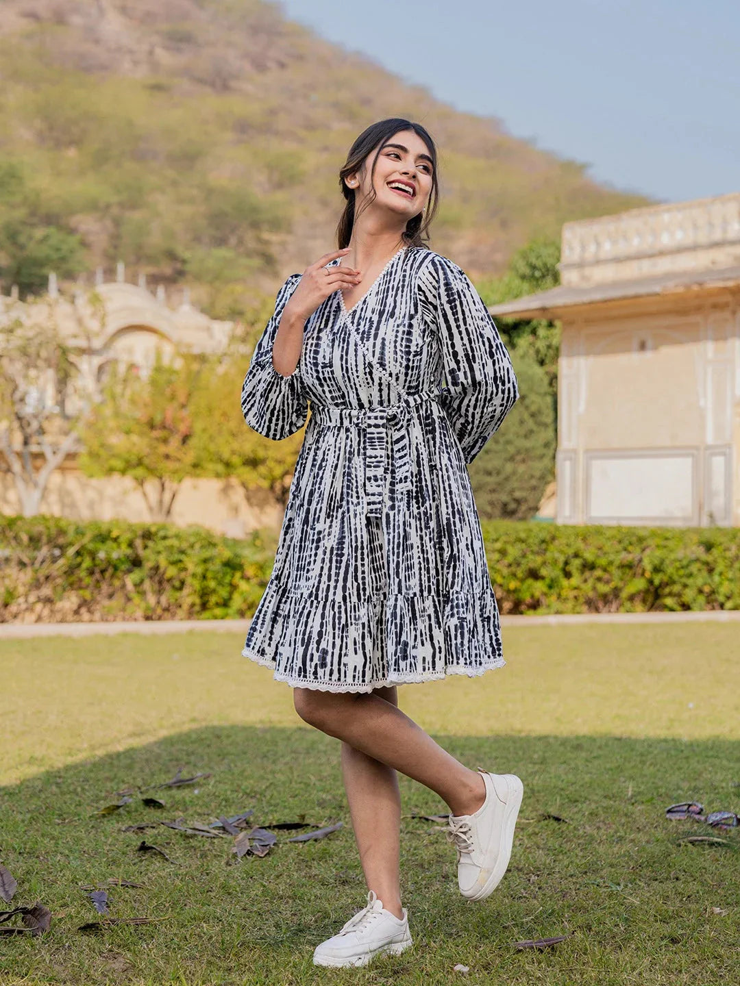Yufta Black And White Pure Cotton Tie Dye Less Border Tassels Were Dress