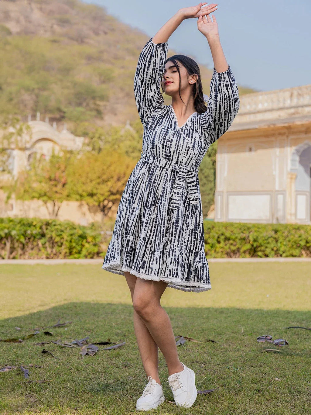 Yufta Black And White Pure Cotton Tie Dye Less Border Tassels Were Dress