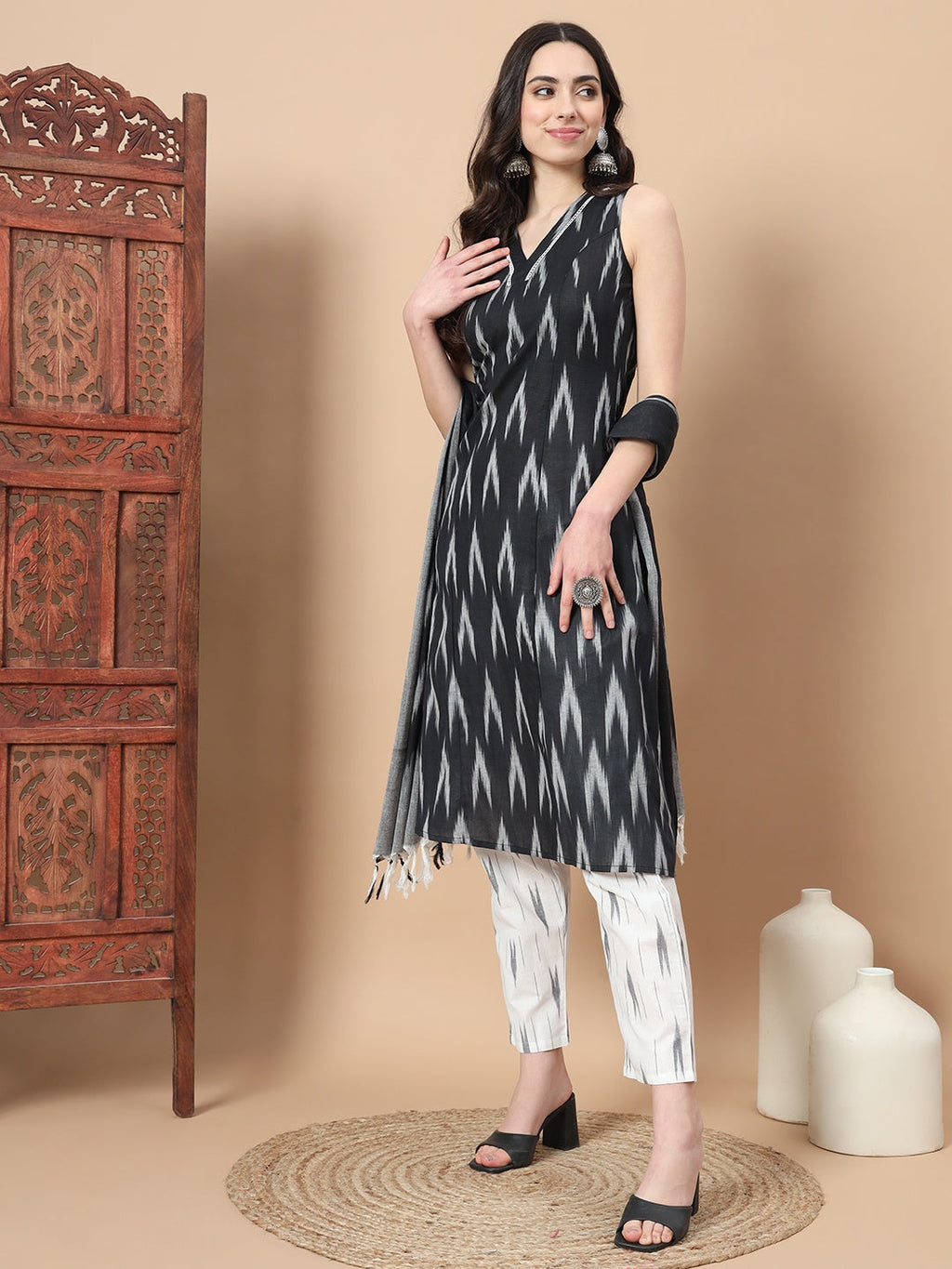 Yufta Black Ikat Print A-Line Kurta Pant And Dupatta Set