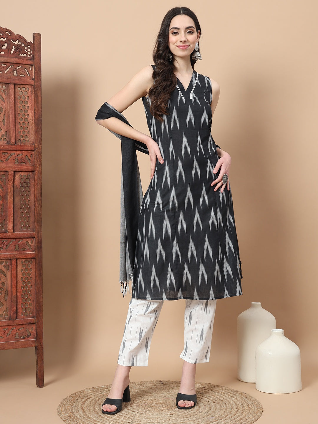 Yufta Black Ikat Print A-Line Kurta Pant And Dupatta Set
