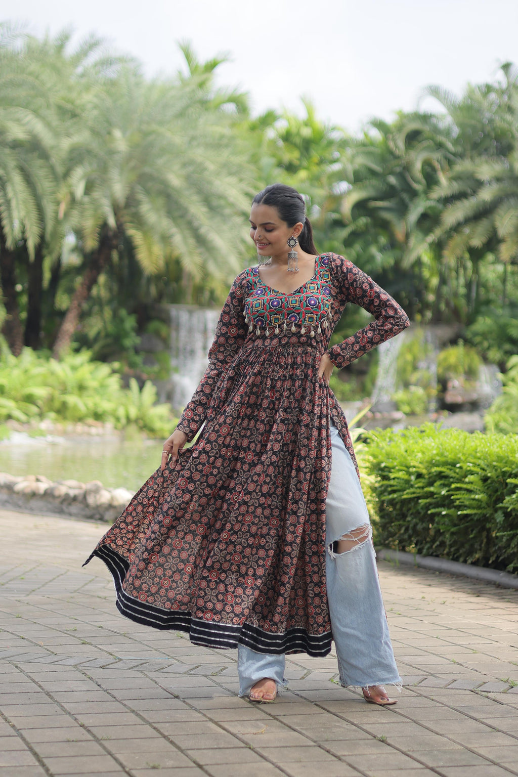 Lorenvalley Black Printed Cotton With Kutchi Gamthi Work And Kodi Lace Kurti