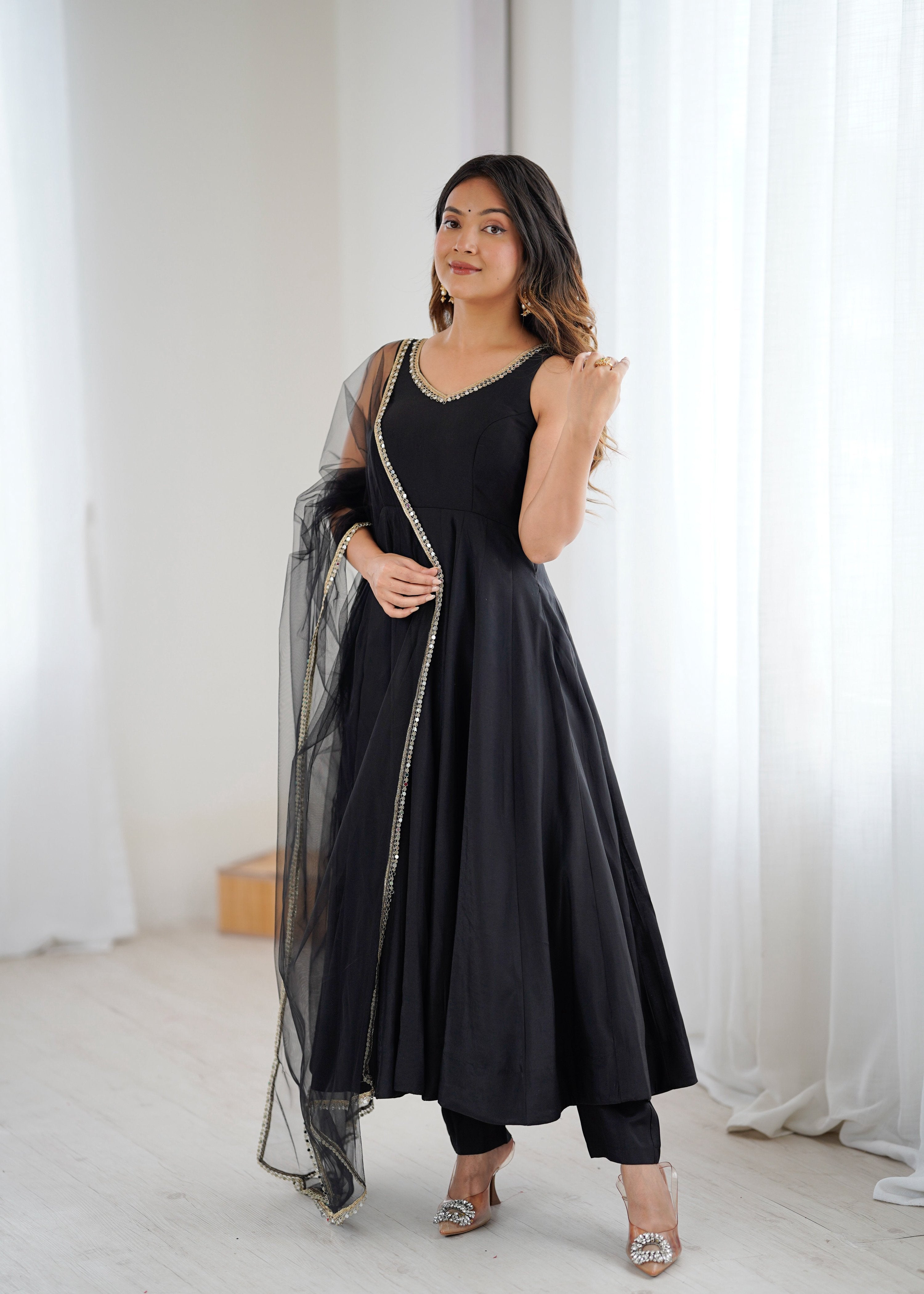 Lorenvalley Fashion Black Pure Romansilk Chanderi Fabric Yoke Fancy Lace Work Anarkali Kurta Pant With Dupatta Set
