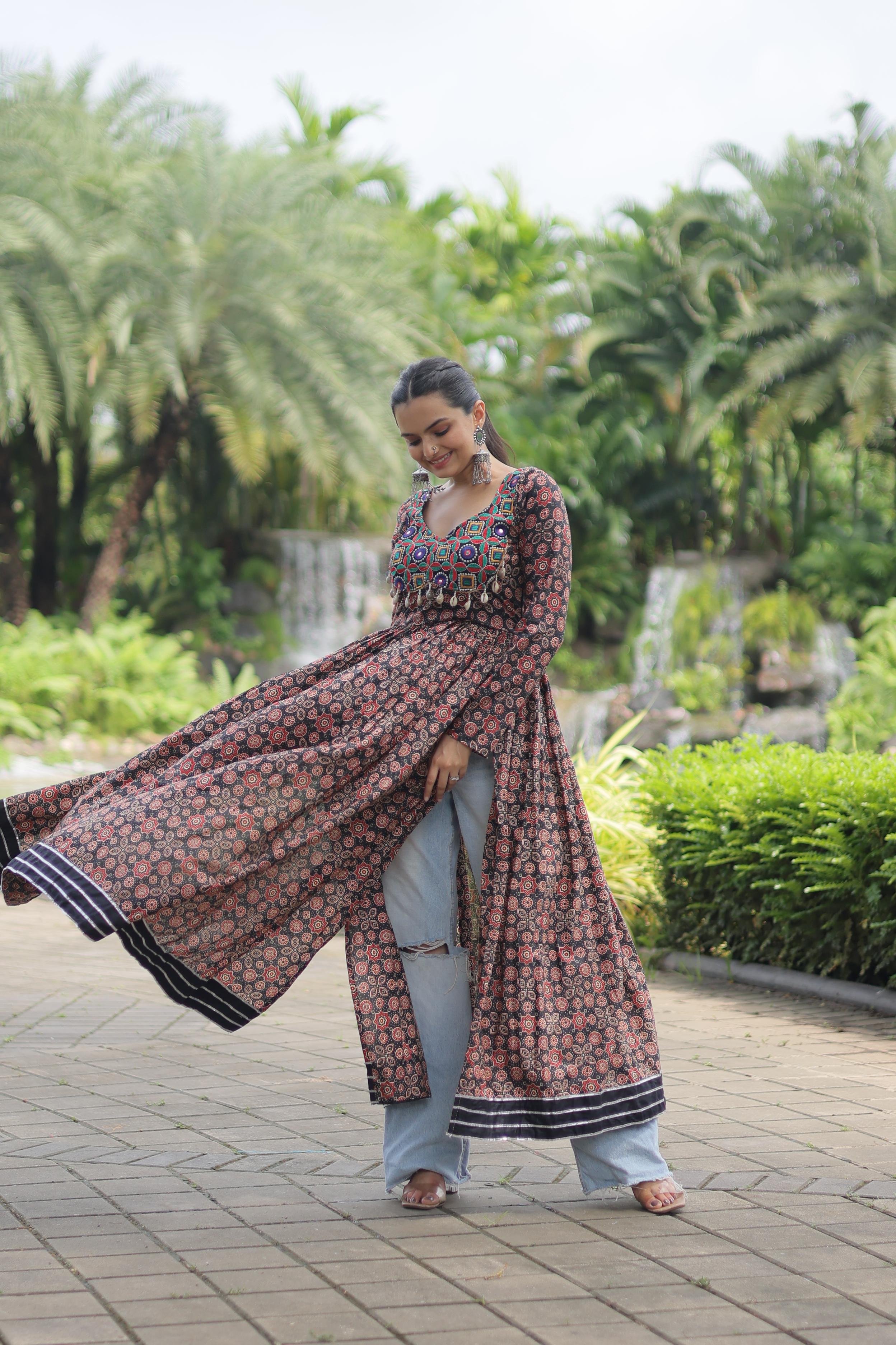 Lorenvalley Black Printed Cotton With Kutchi Gamthi Work And Kodi Lace Kurti