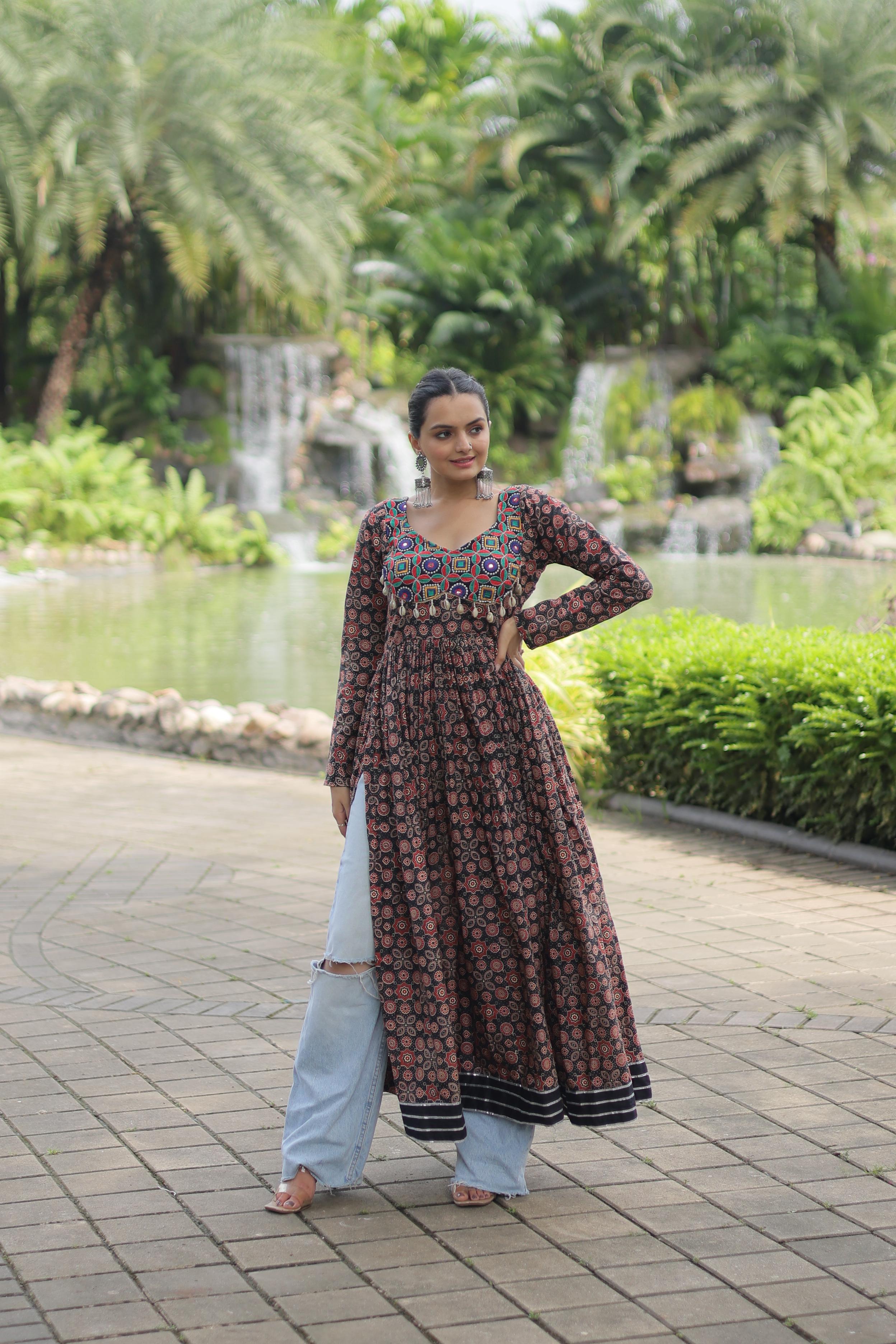 Lorenvalley Black Printed Cotton With Kutchi Gamthi Work And Kodi Lace Kurti