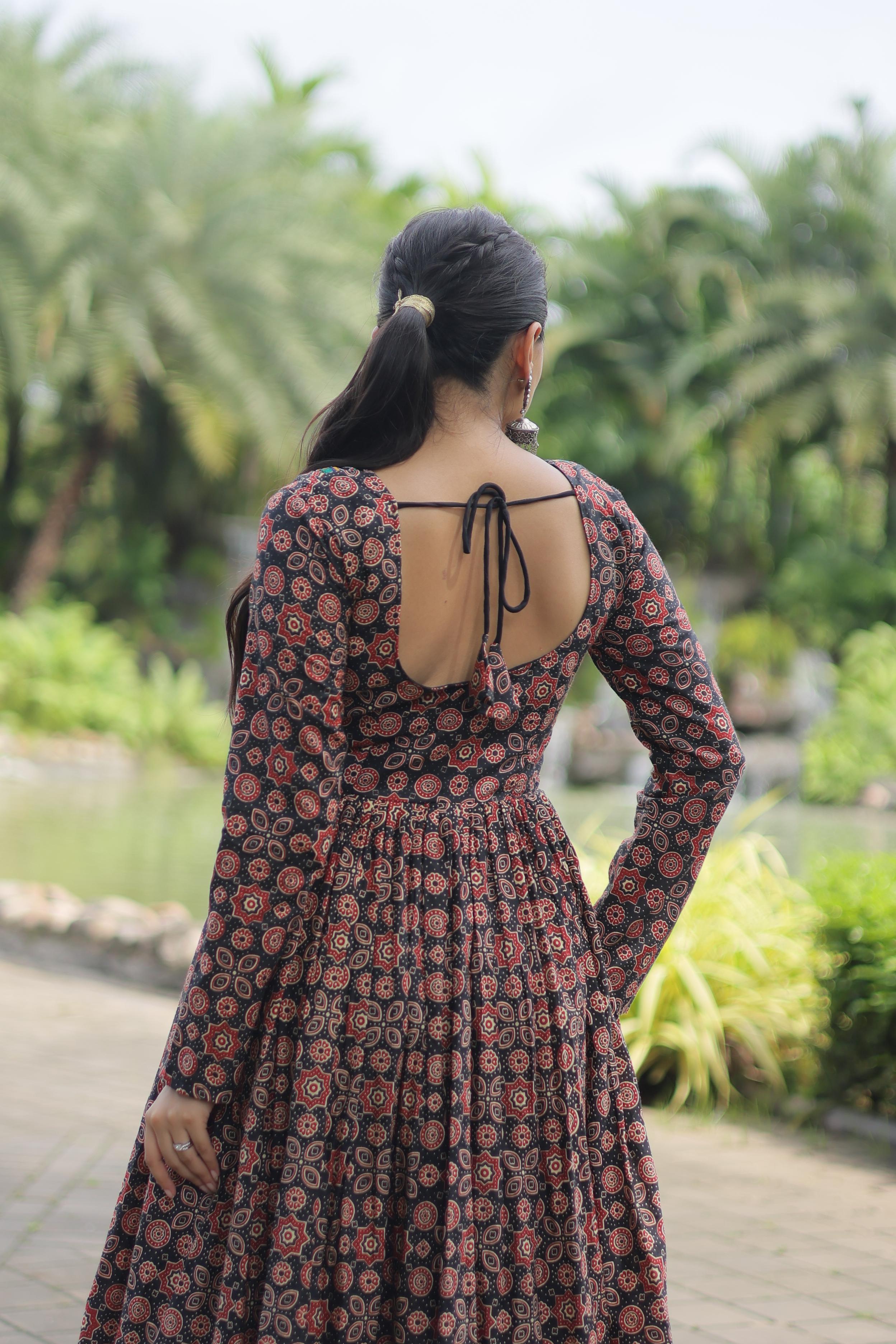 Lorenvalley Black Printed Cotton With Kutchi Gamthi Work And Kodi Lace Kurti