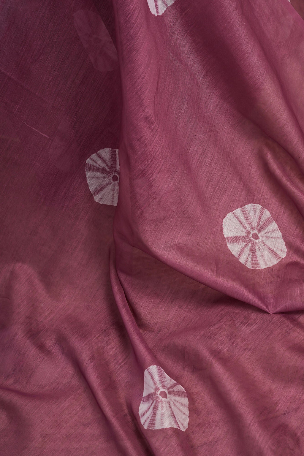 Vastranavya White Onion Digital Printed Linen Ready To Wear Designer Saree with Unstitched Blouse