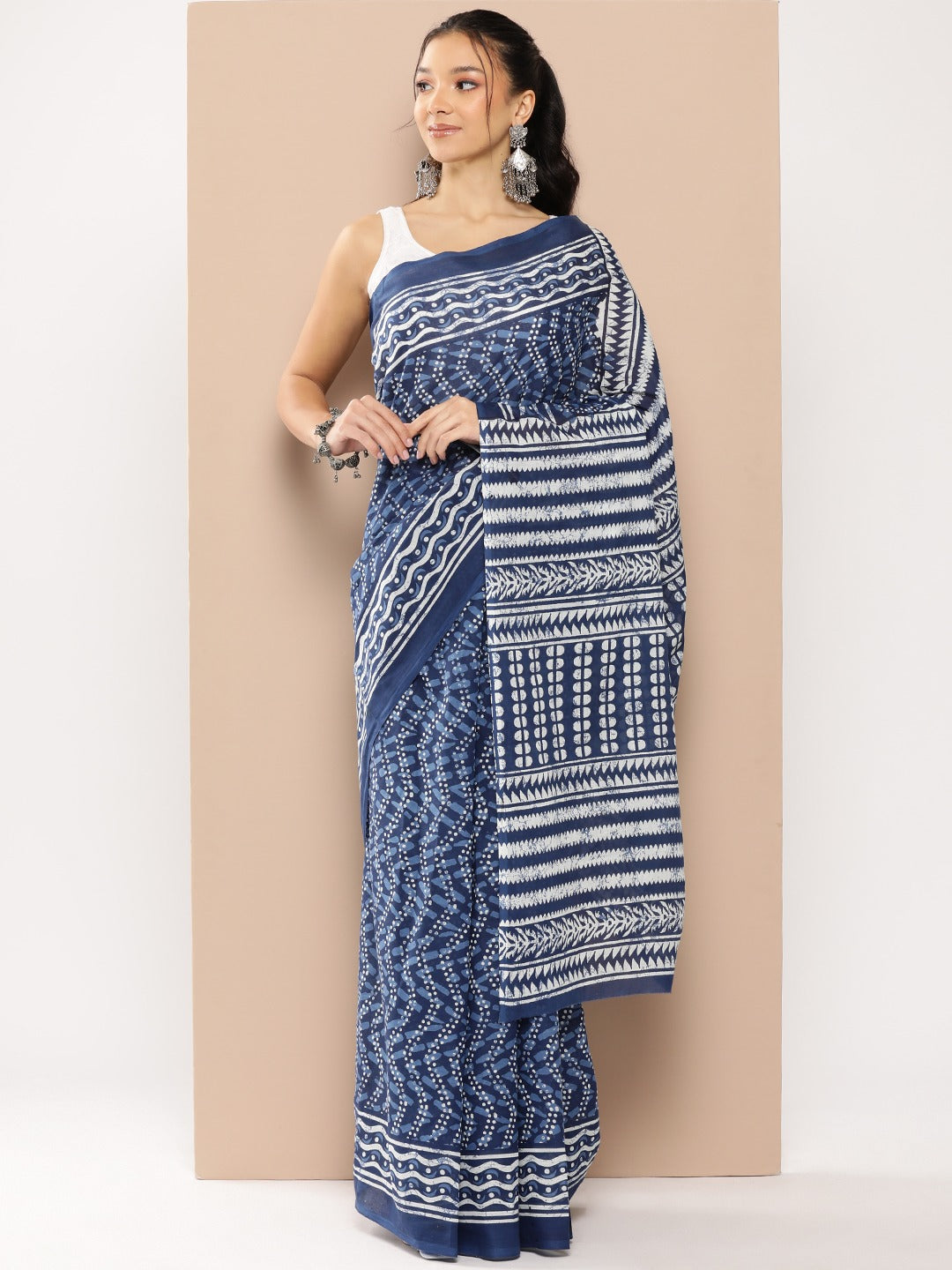 Yufta Blue Chevron Mulmul Cotton Sarees With Unstitched Blouse