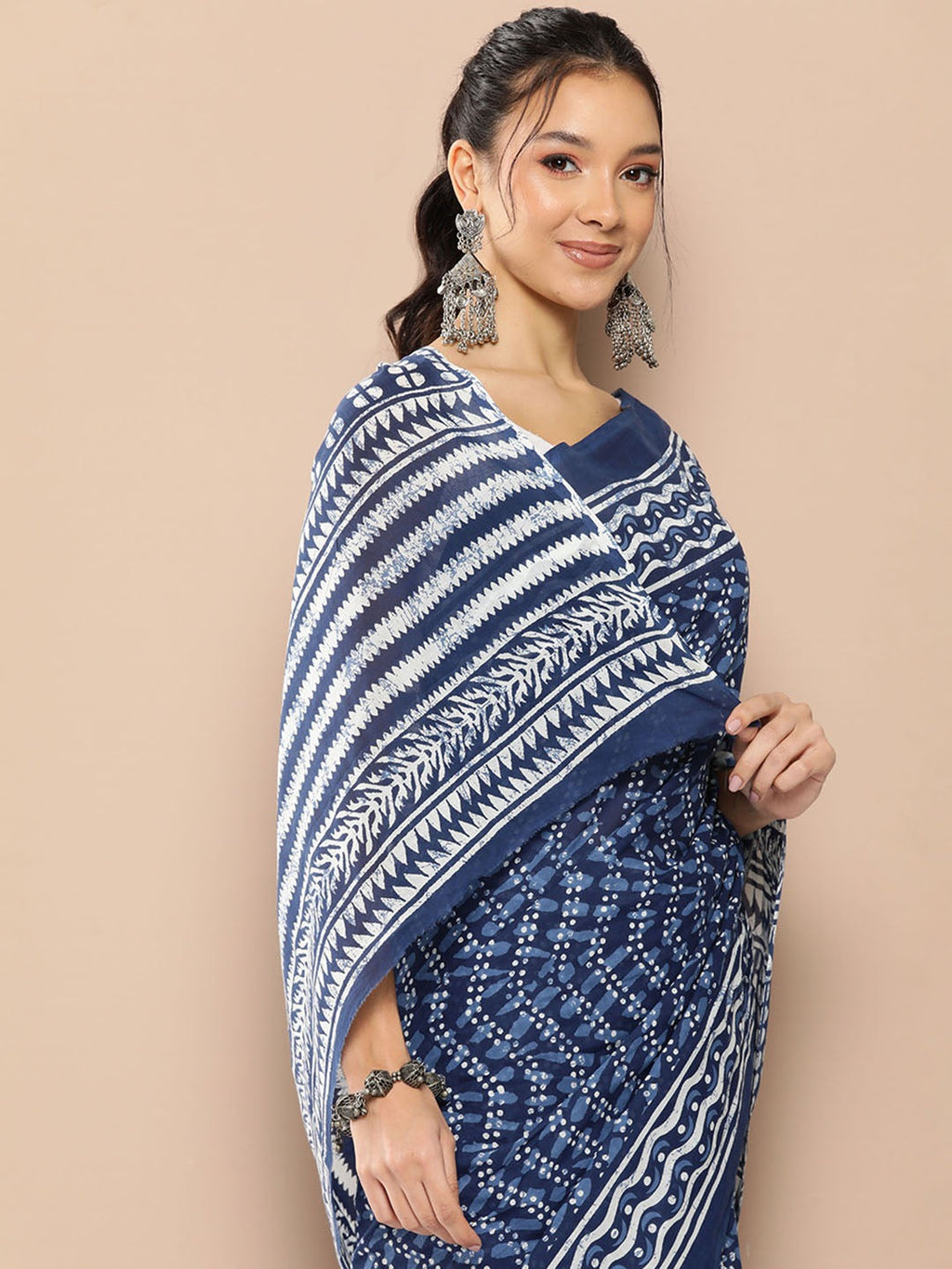 Yufta Blue Chevron Mulmul Cotton Sarees With Unstitched Blouse