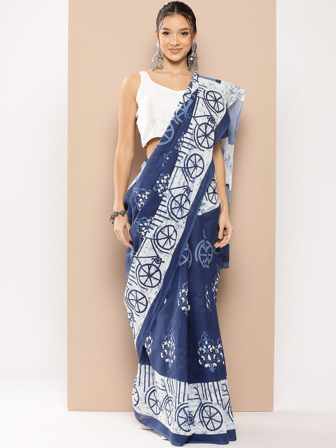 Yufta Blue Ethnic motifs Mulmul Cotton Sarees With Unstitched Blouse