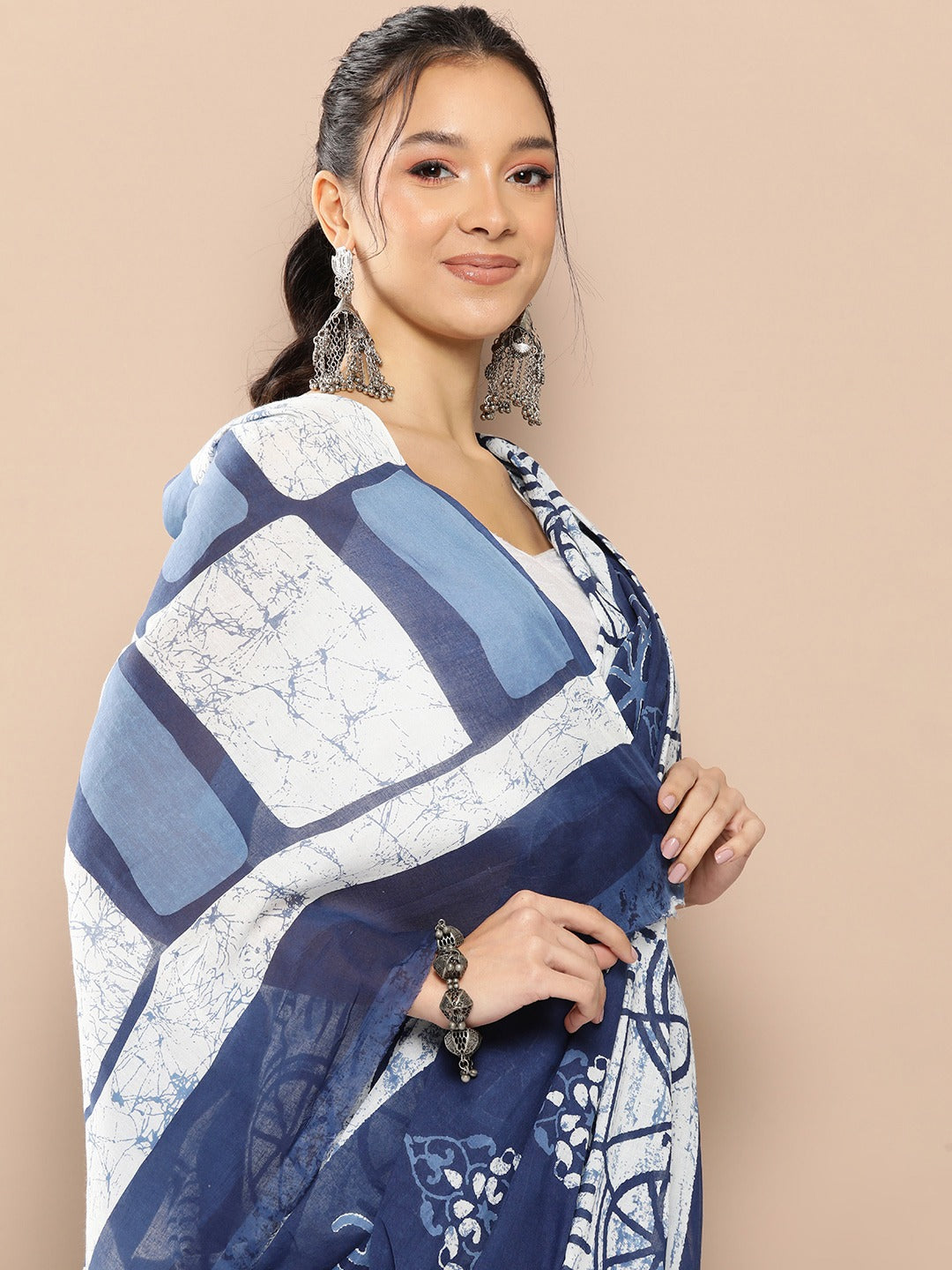 Yufta Blue Ethnic motifs Mulmul Cotton Sarees With Unstitched Blouse