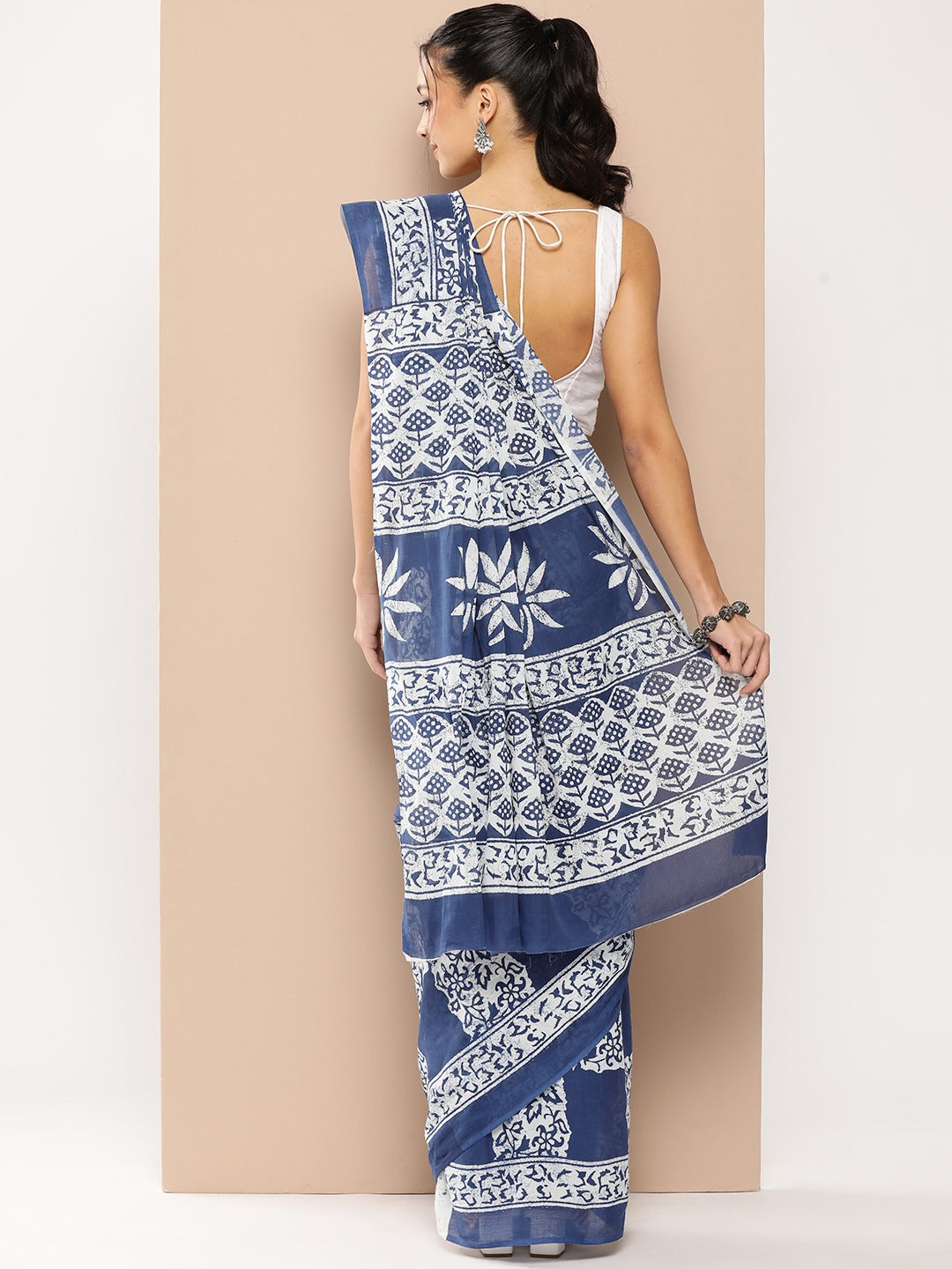 Yufta Blue Ethnic motifs Mulmul Cotton Sarees With Unstitched Blouse