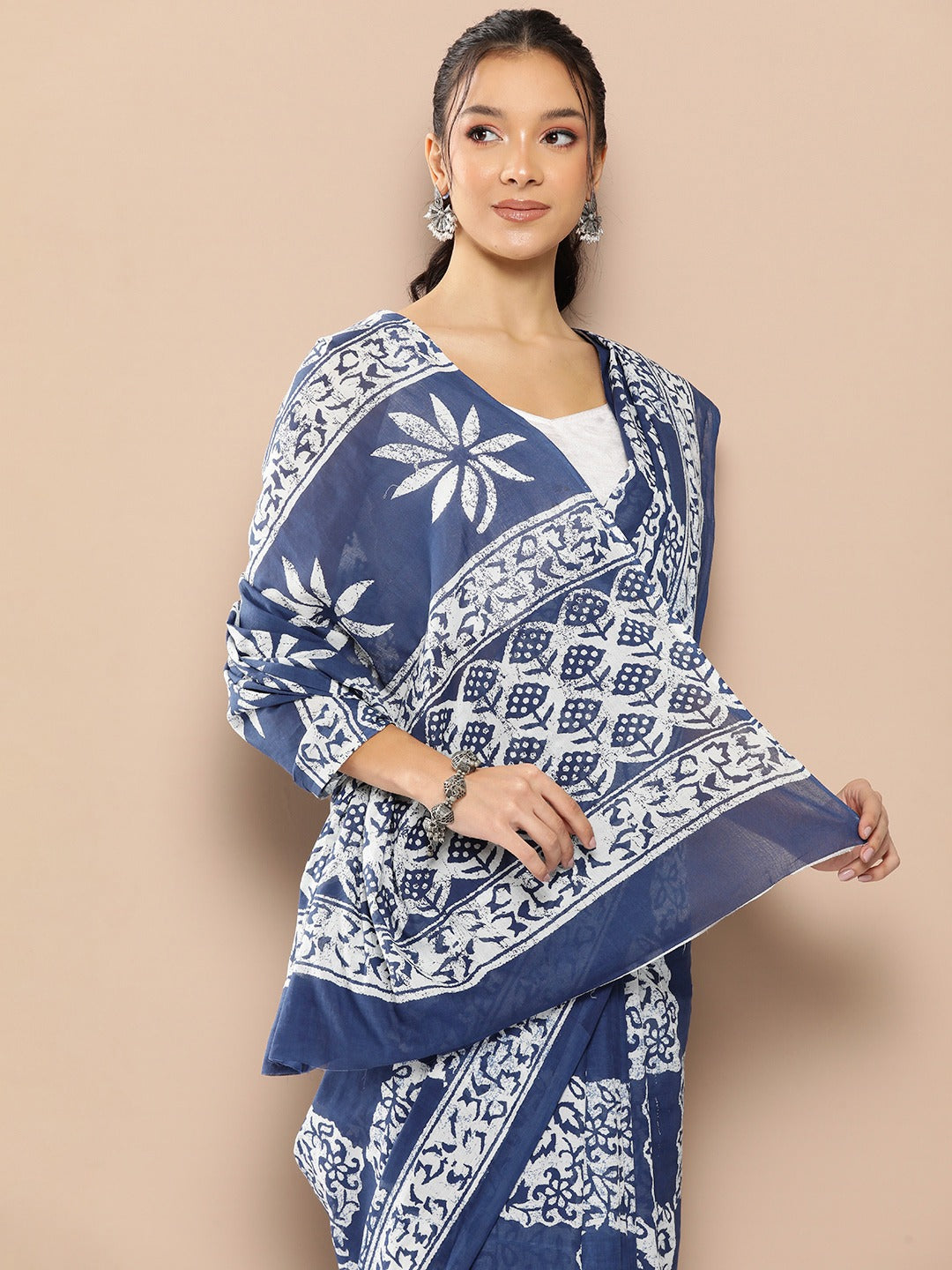 Yufta Blue Ethnic motifs Mulmul Cotton Sarees With Unstitched Blouse