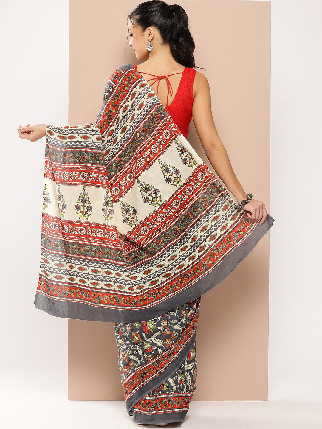 Yufta Grey Floral Mulmul Cotton Sarees With Unstitched Blouse