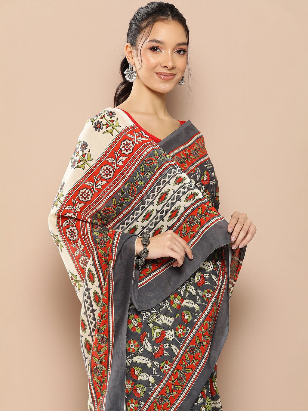 Yufta Grey Floral Mulmul Cotton Sarees With Unstitched Blouse