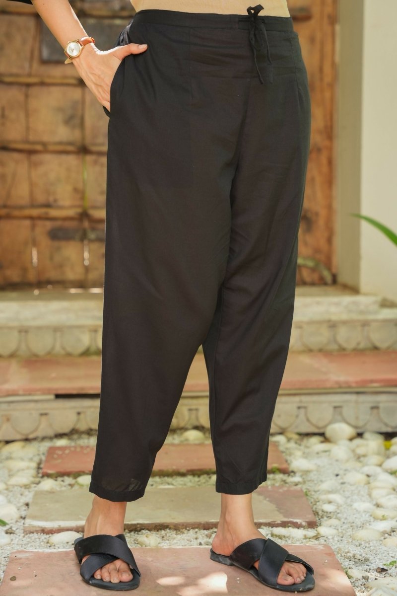Aramya Straight Soft Cotton Solid Women's Kurta Set - Black
