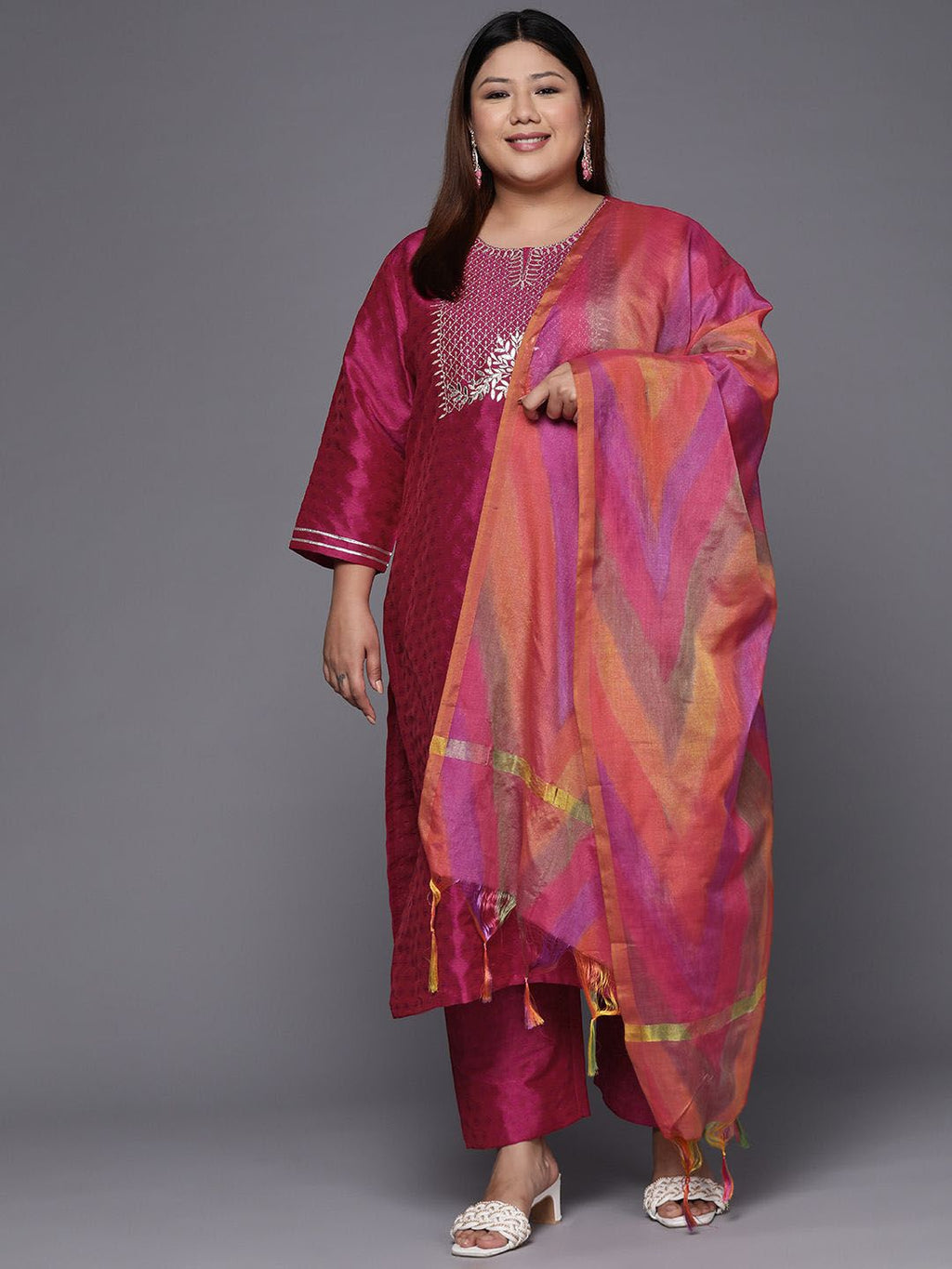 Sztori Plus Size Floral Embroidered Straight Kurta & Trousers With Dupatta