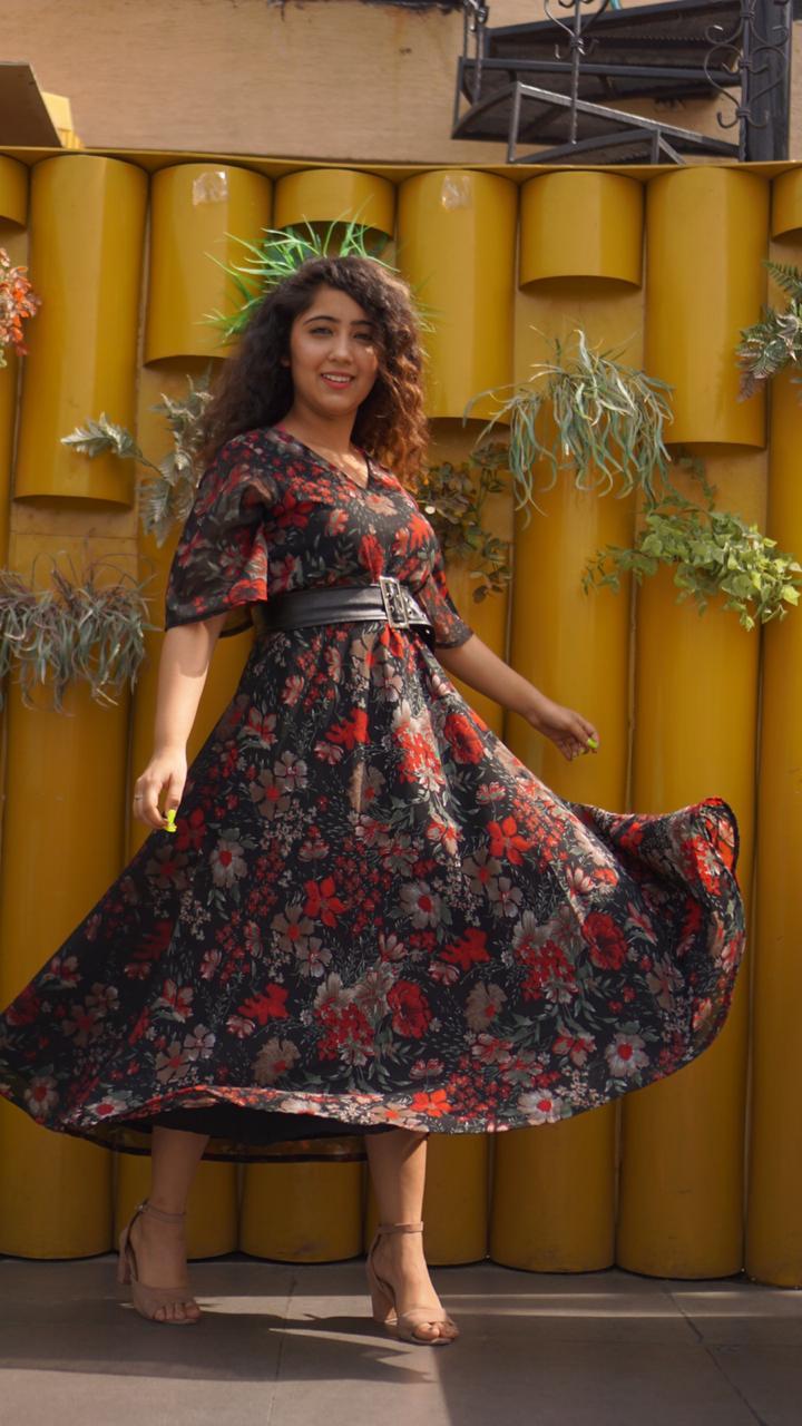 Jompers Women Black & Red Floral Printed Gorgette Flared Kurta