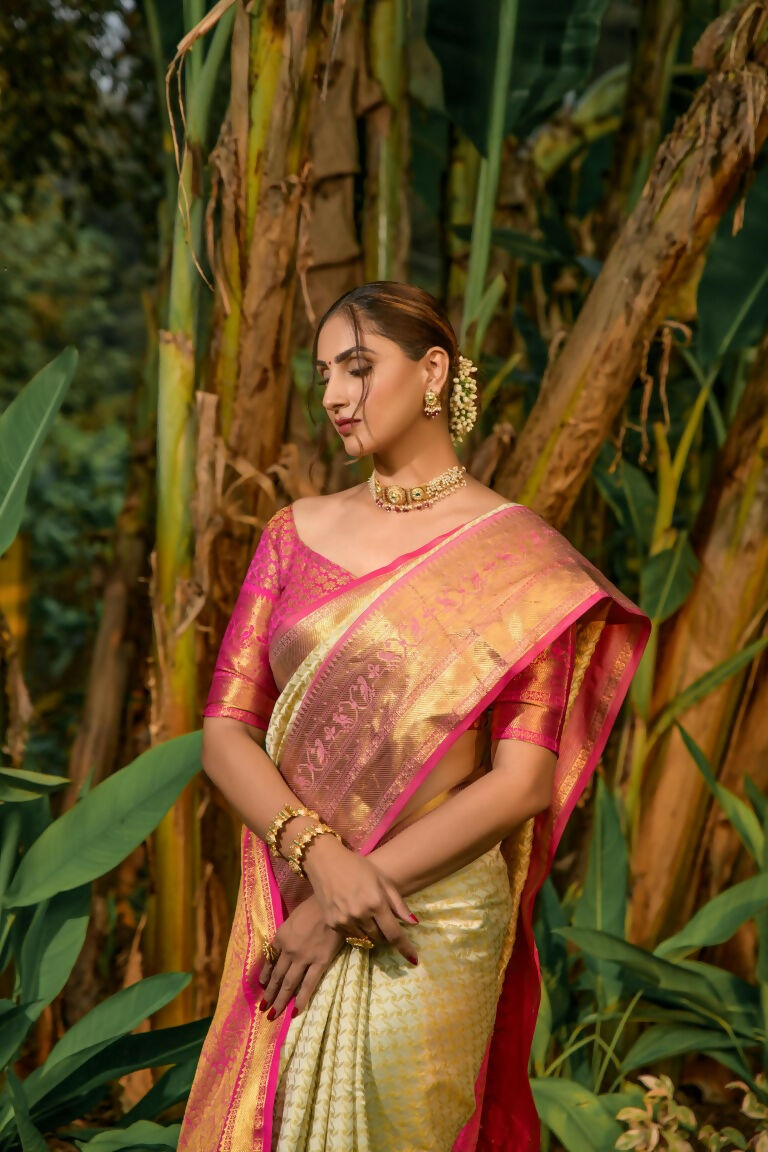 Jyoti Fashion Women's Off White Kanjivaram Silk Zari Woven Saree with Blouse